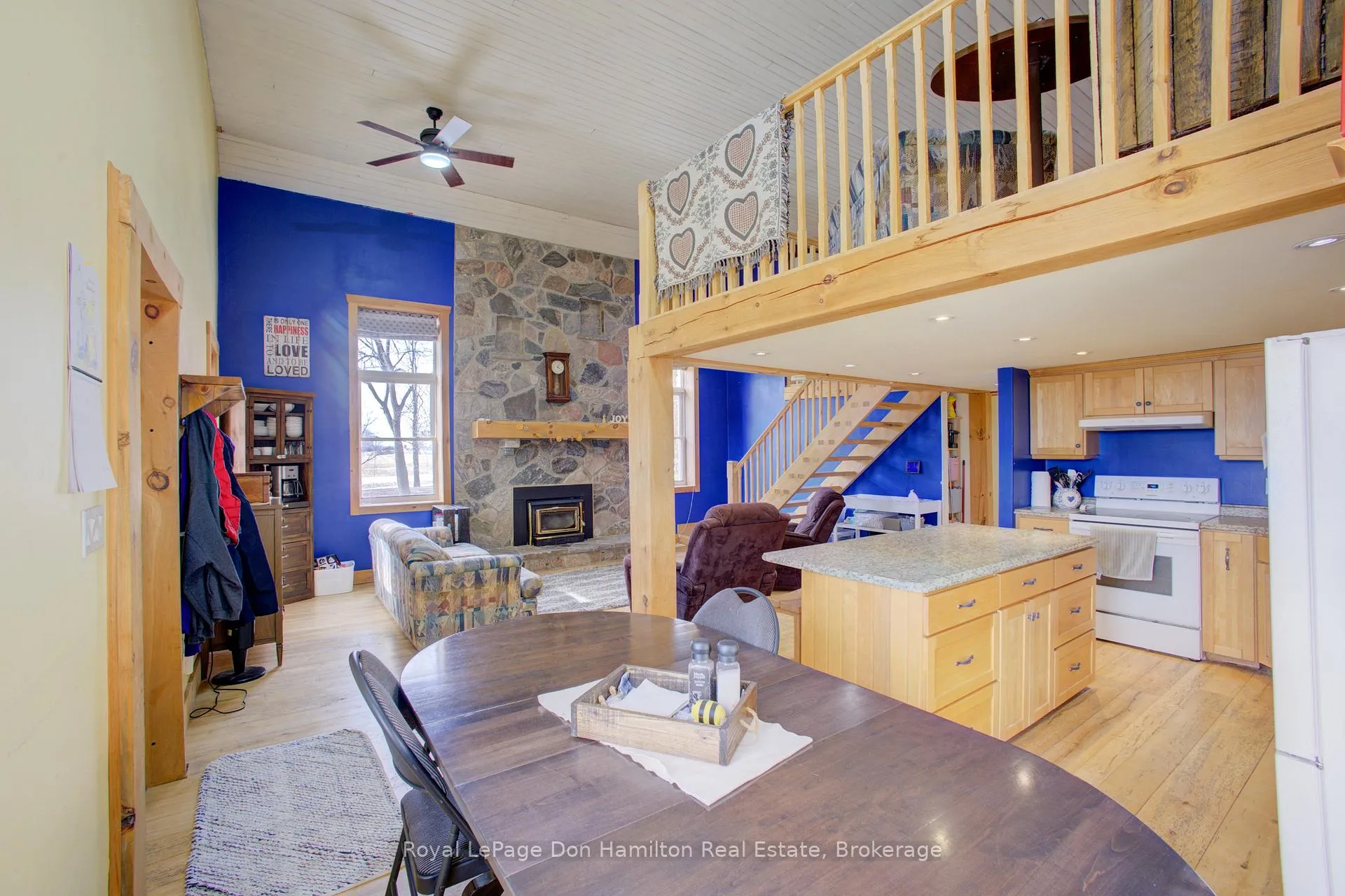 Photo 8 of 8539 Concession 8, Mapleton, Rural Mapleton — HOMEH