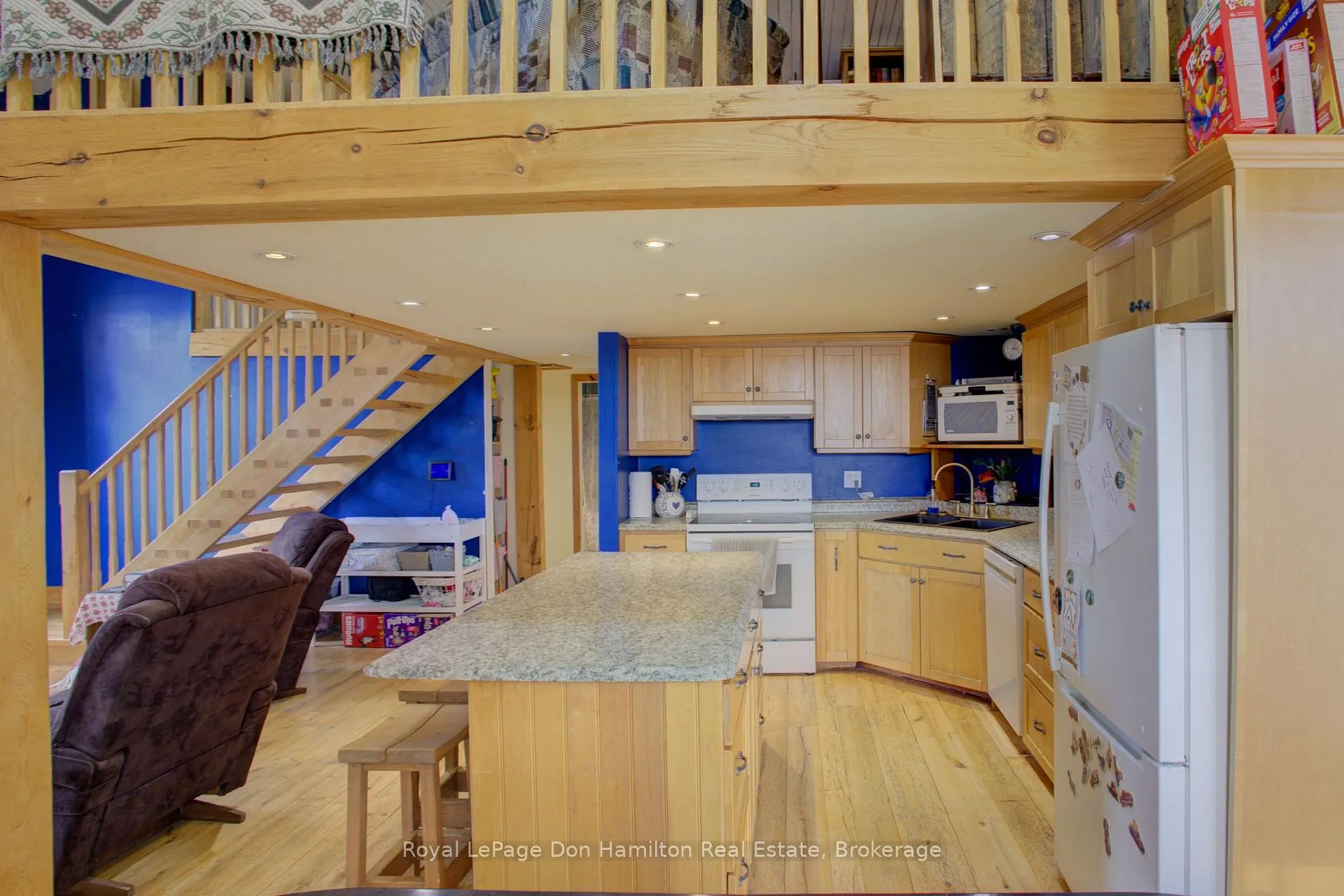Photo 10 of 8539 Concession 8, Mapleton, Rural Mapleton — HOMEH