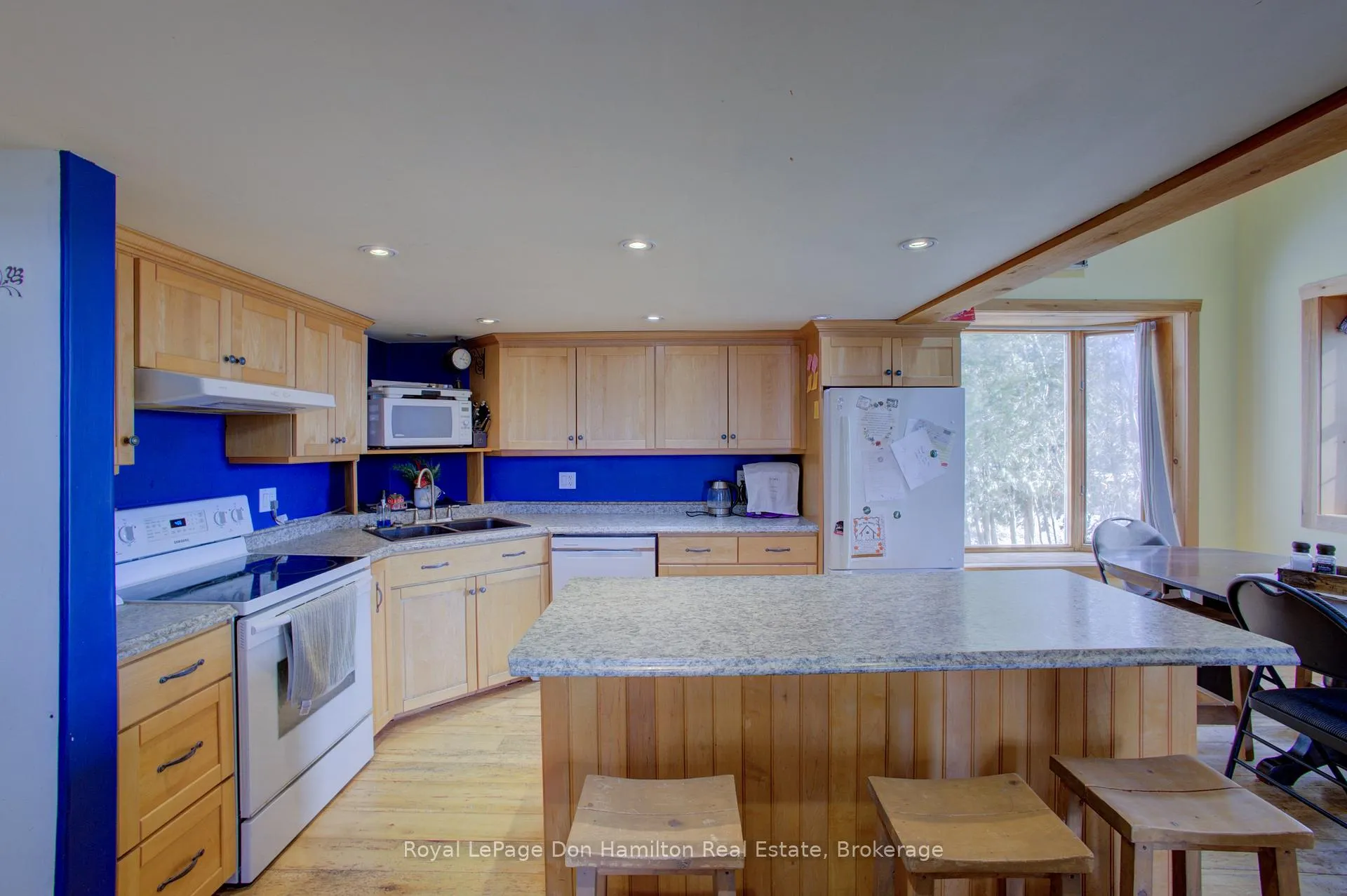 Photo 12 of 8539 Concession 8, Mapleton, Rural Mapleton — HOMEH