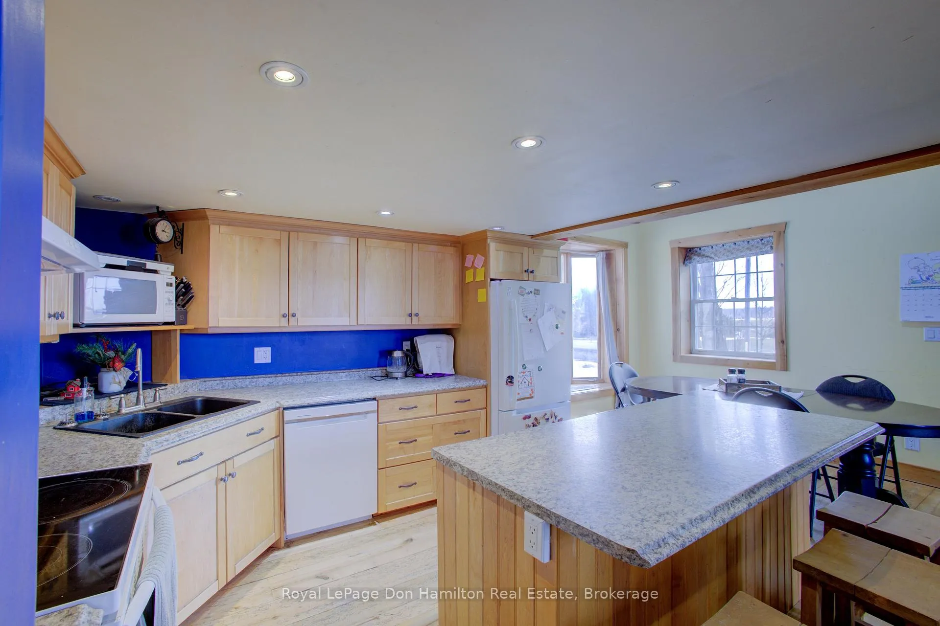Photo 13 of 8539 Concession 8, Mapleton, Rural Mapleton — HOMEH