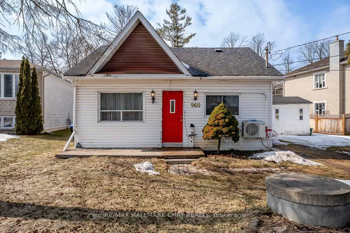 Photo 1 of 960 Gilmore Avenue, Innisfil, Lefroy — HOMEH