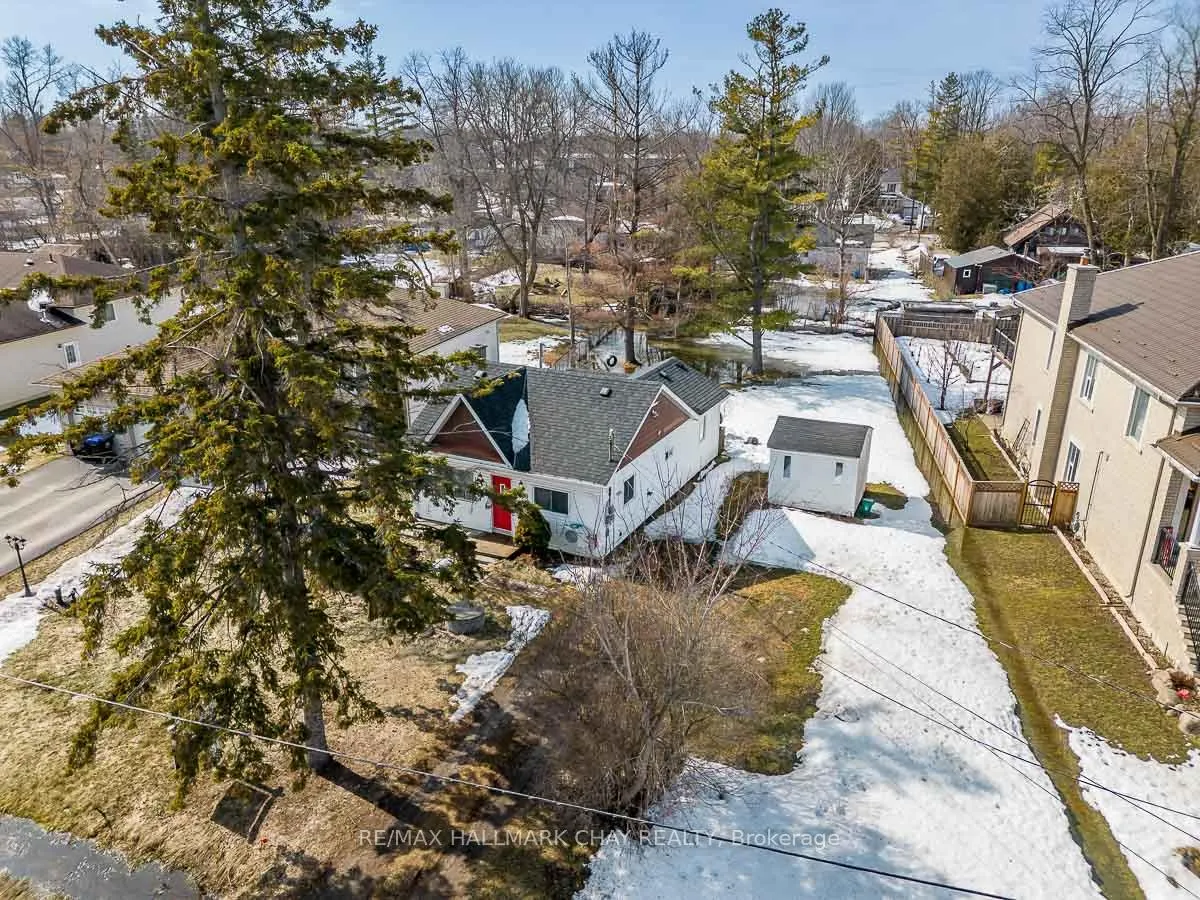 Photo 2 of 960 Gilmore Avenue, Innisfil, Lefroy — HOMEH