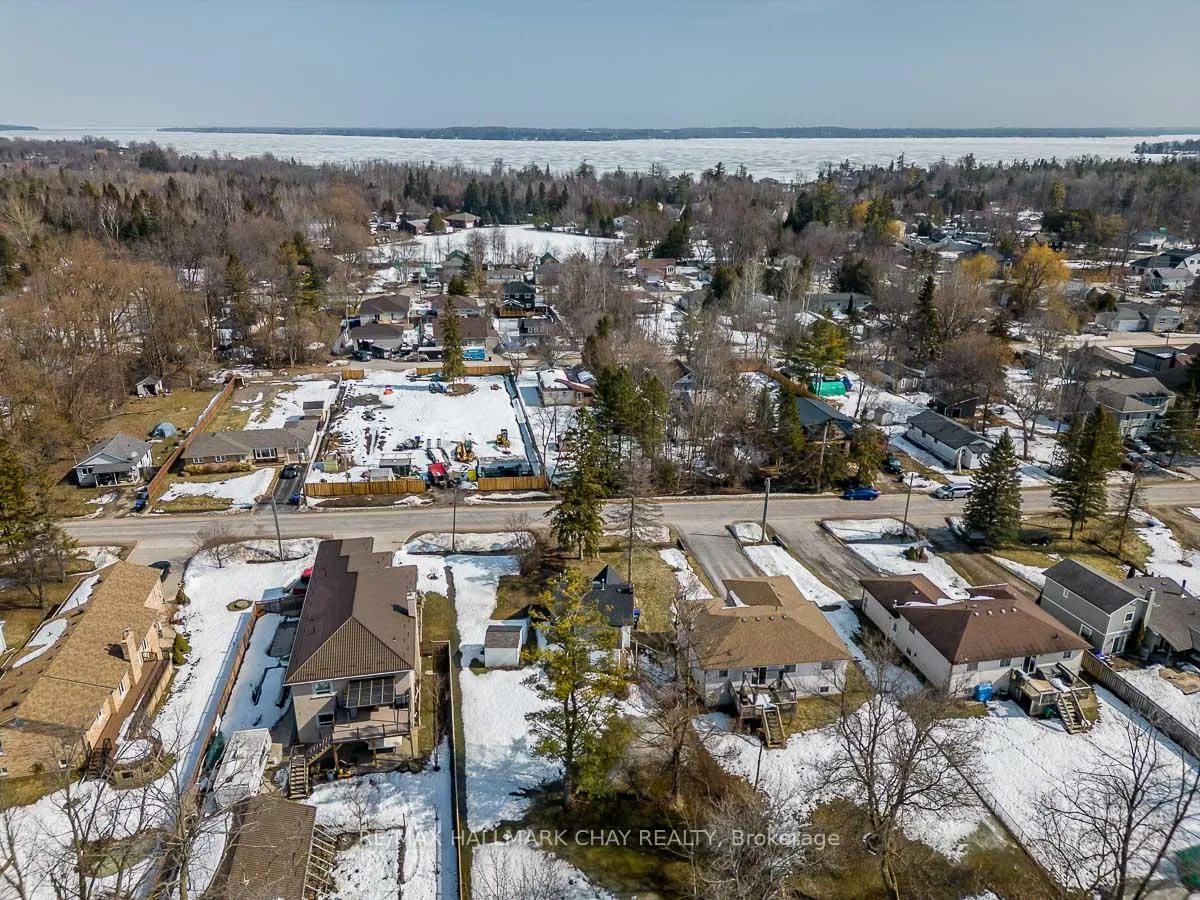 Photo 25 of 960 Gilmore Avenue, Innisfil, Lefroy — HOMEH