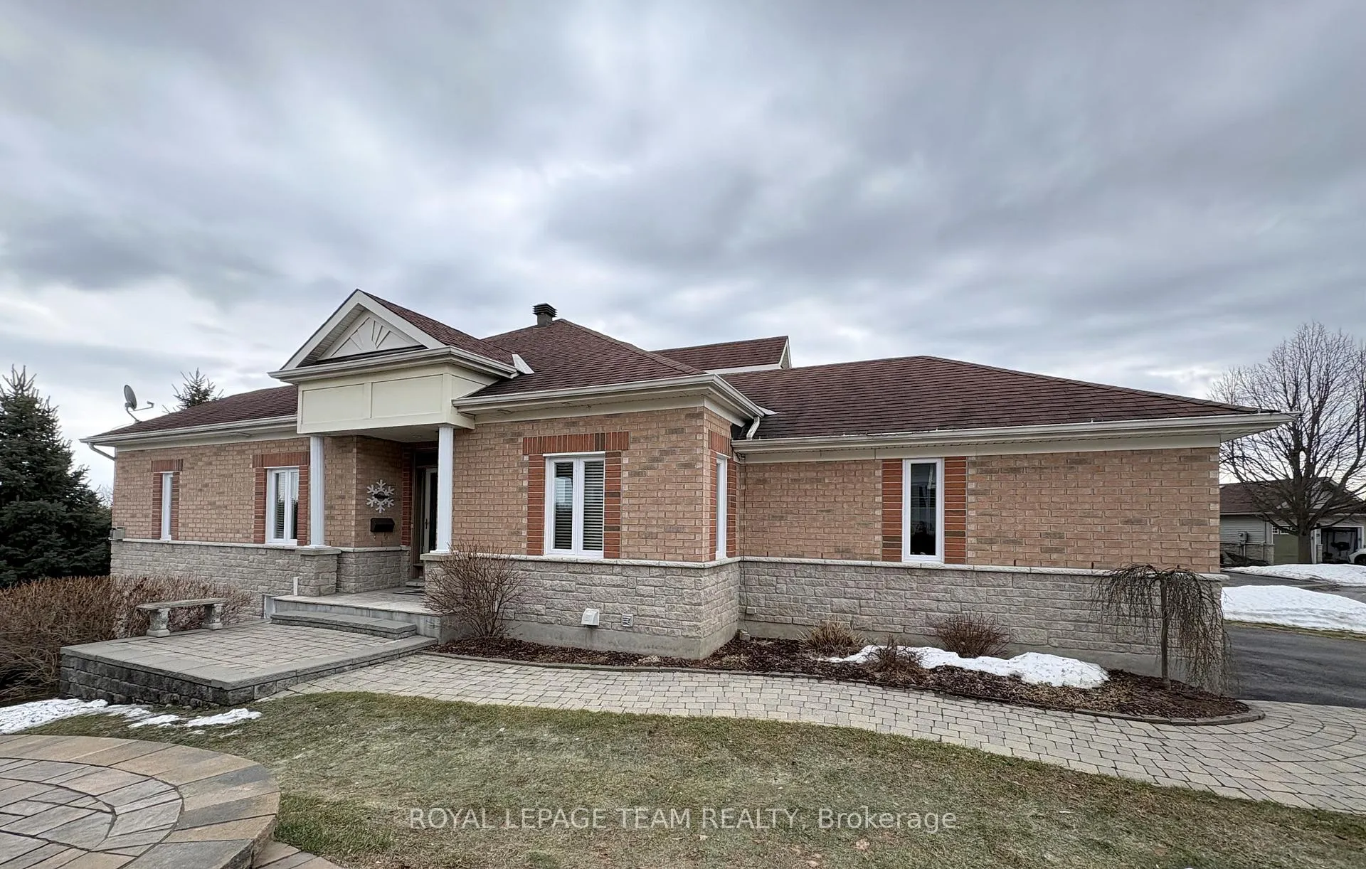 Photo 1 of 34 Goldora Private, Ottawa, Kanata - Kanata Lakes/Heritage Hills — HOMEH