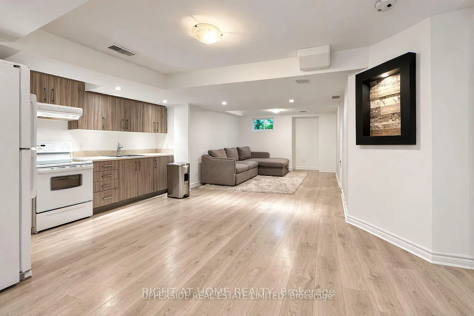 Front of Unit Lower, 46 Country Lane