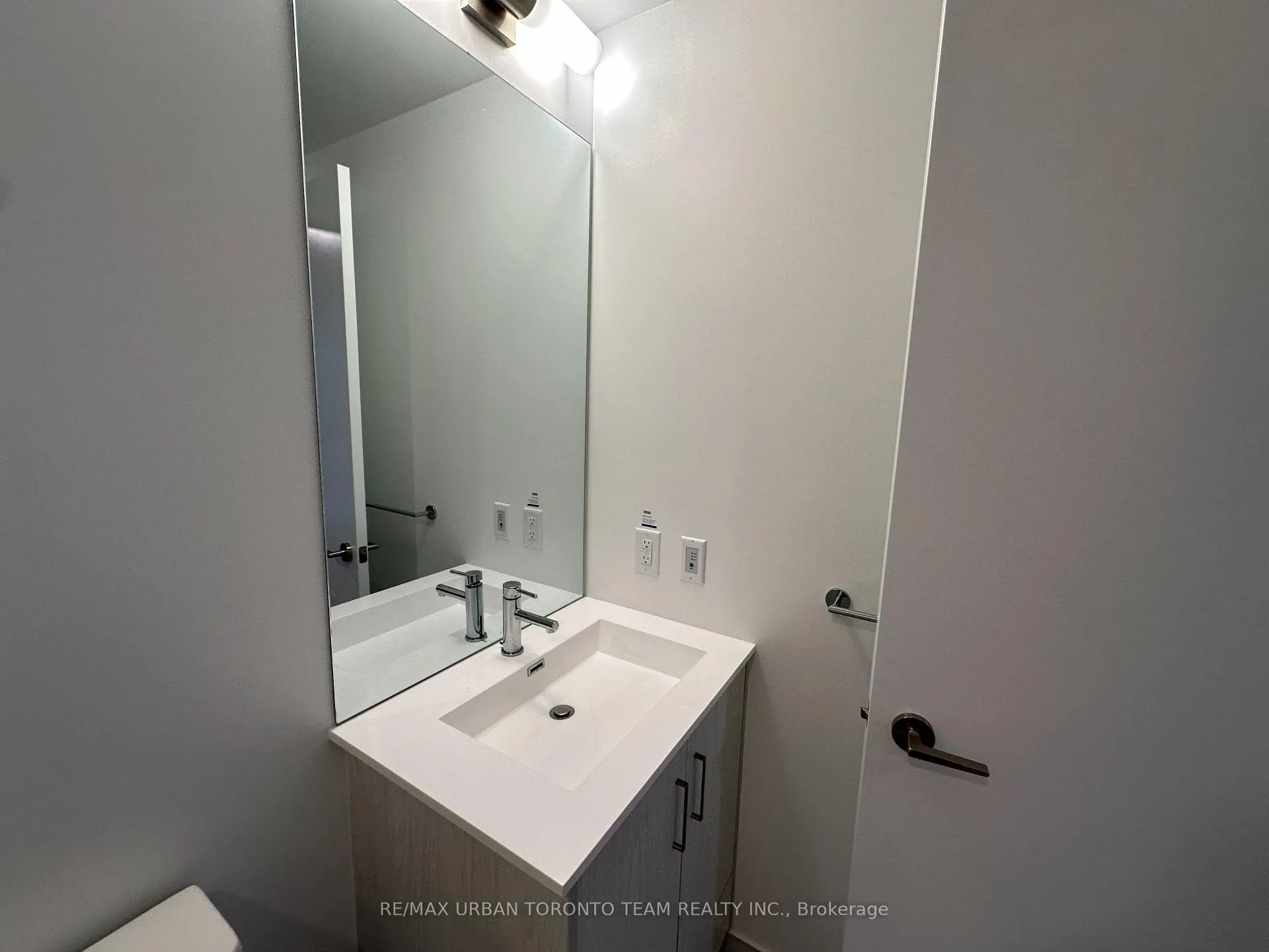 Photo 10 of Unit 2108, 180 Front Street E, Toronto, Moss Park — HOMEH