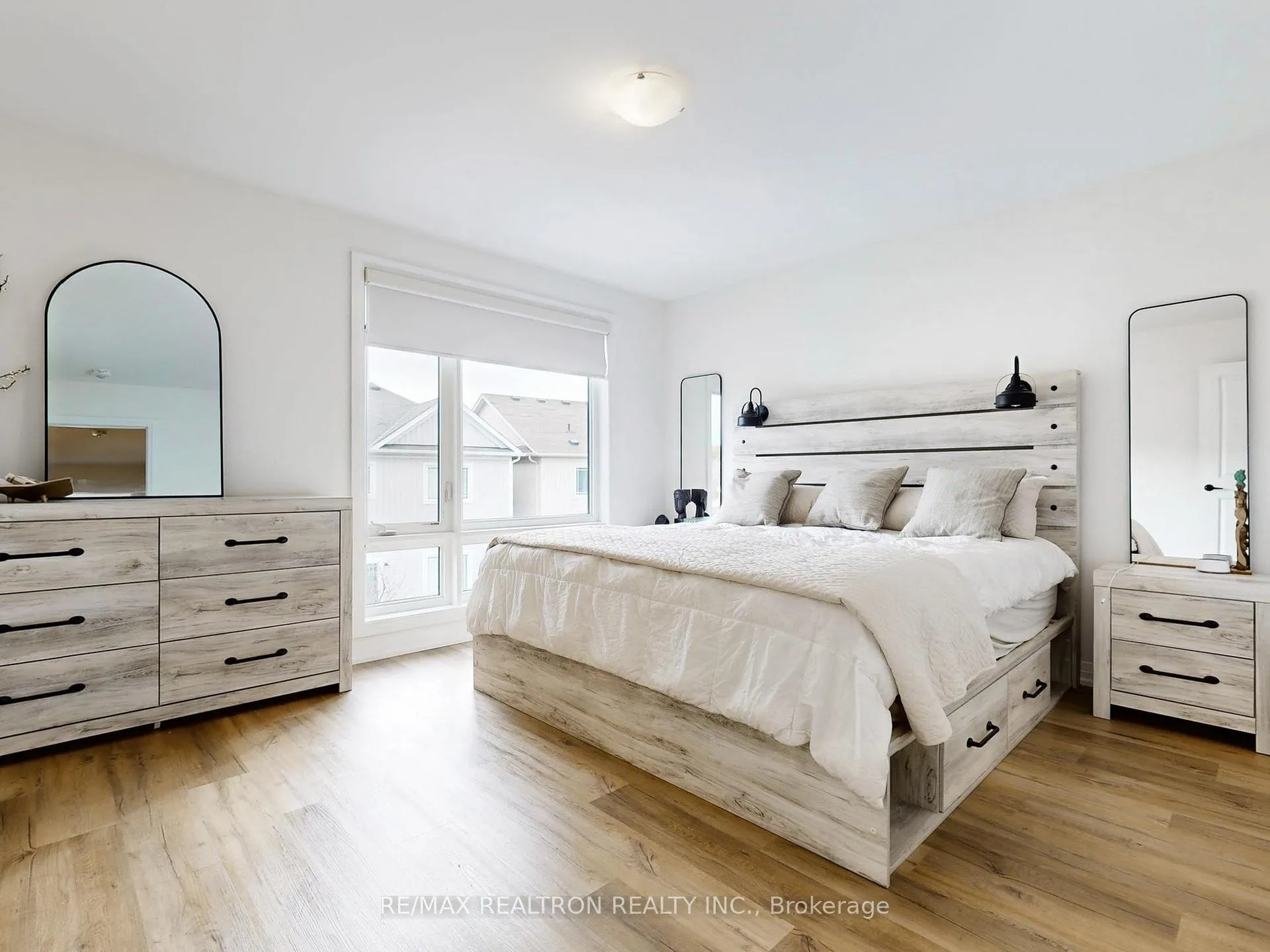 Photo 20 of 44 Klein Way, Whitby, Taunton North — HOMEH