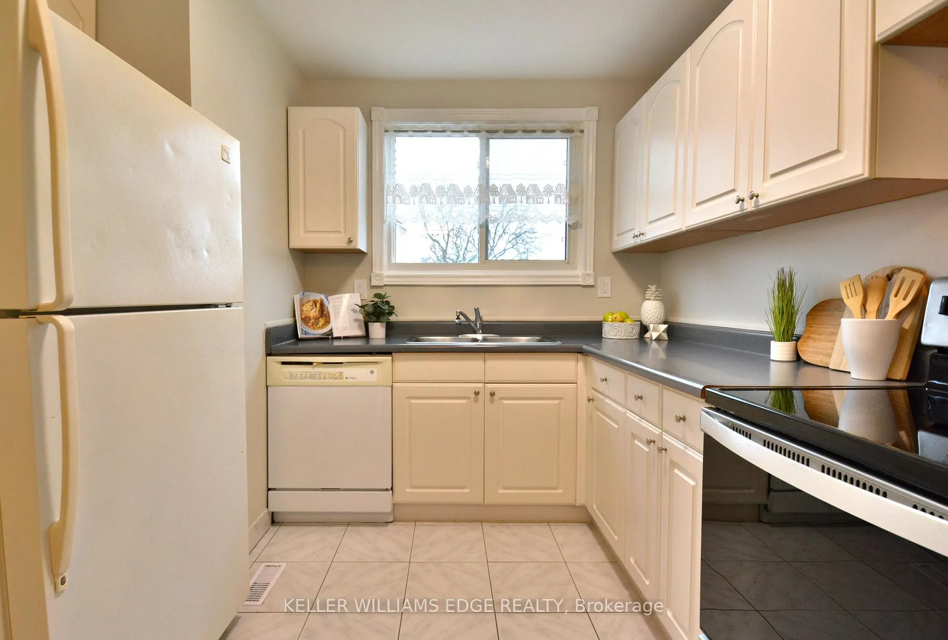 Photo 7 of Unit 5, 120 Quigley Road, Hamilton, Vincent — HOMEH