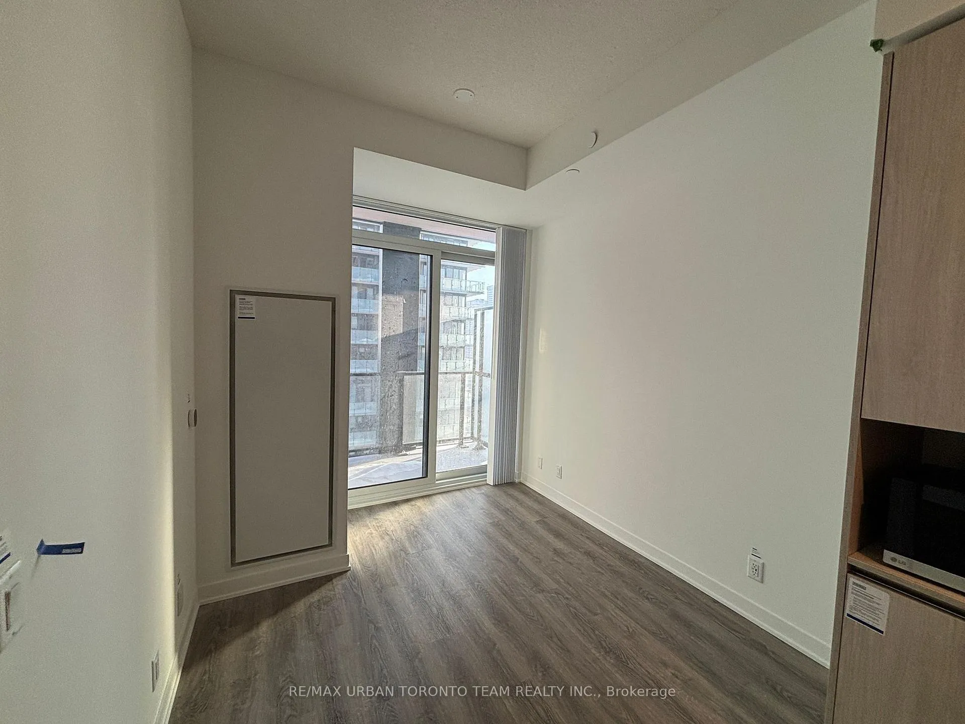 Photo 5 of Unit 2507, 180 Front Street E, Toronto, Moss Park — HOMEH