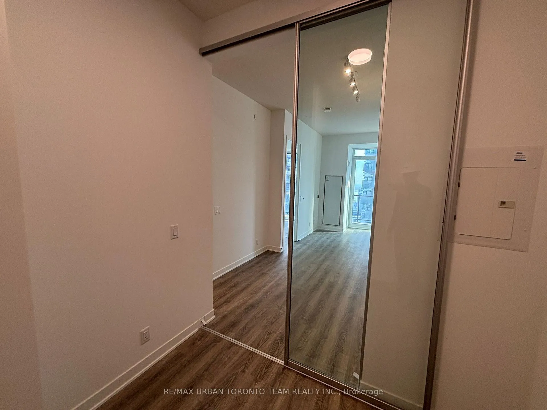 Photo 12 of Unit 2507, 180 Front Street E, Toronto, Moss Park — HOMEH