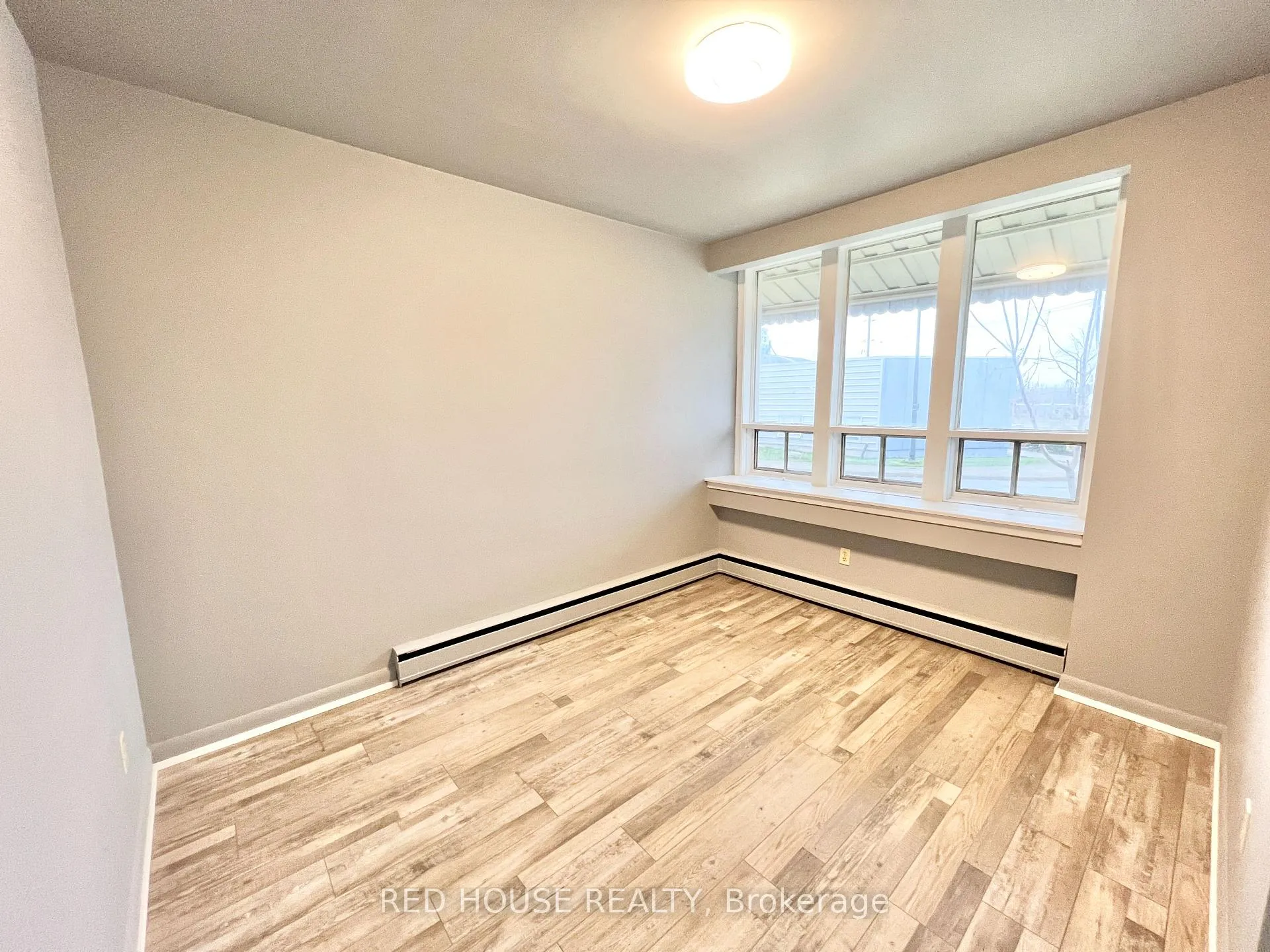 Photo 2 of Unit #1, 55 John Street, Thorold, Thorold Downtown — HOMEH