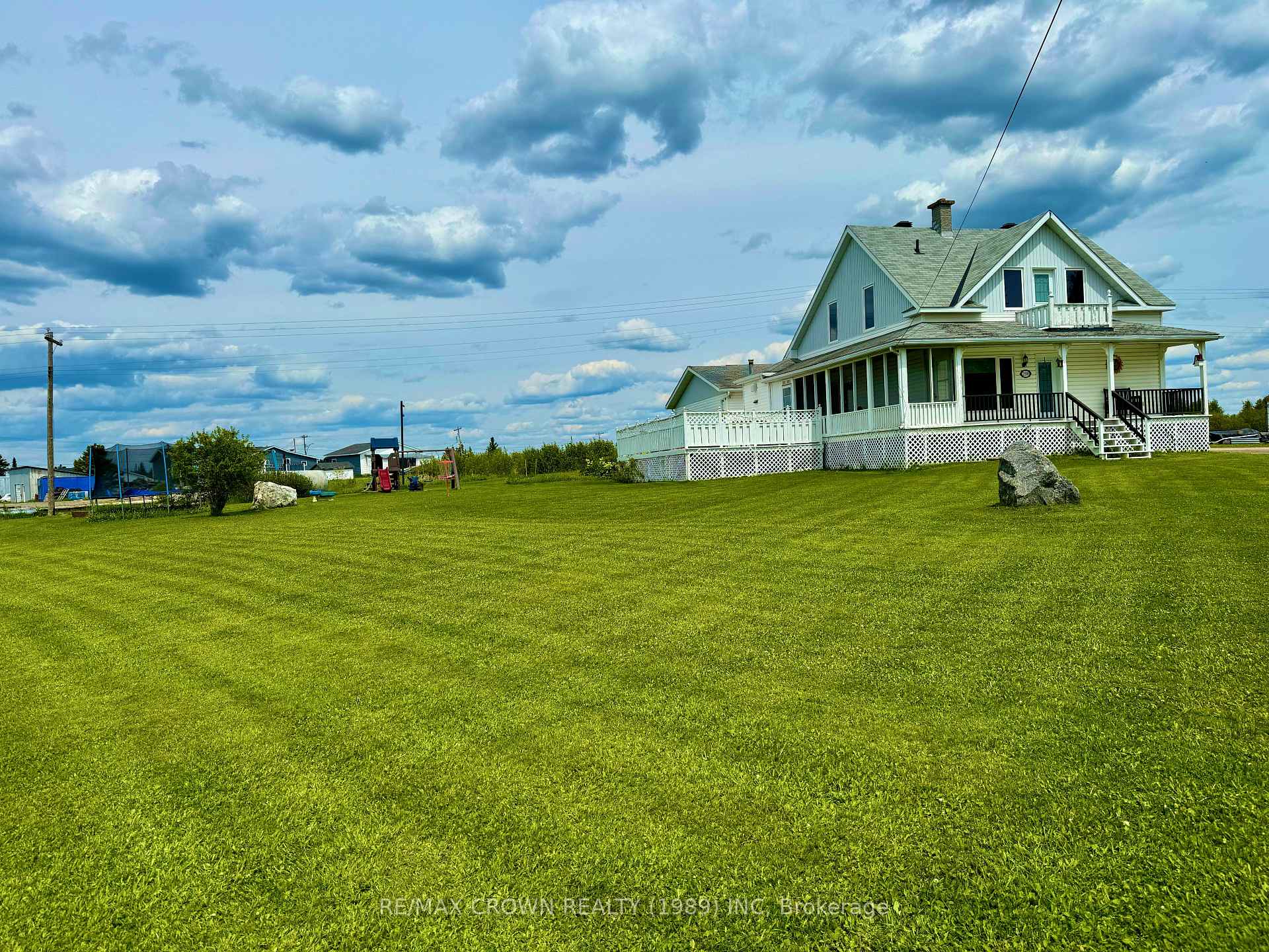 Photo 2 of 298 Government Road E, Kapuskasing — HOMEH
