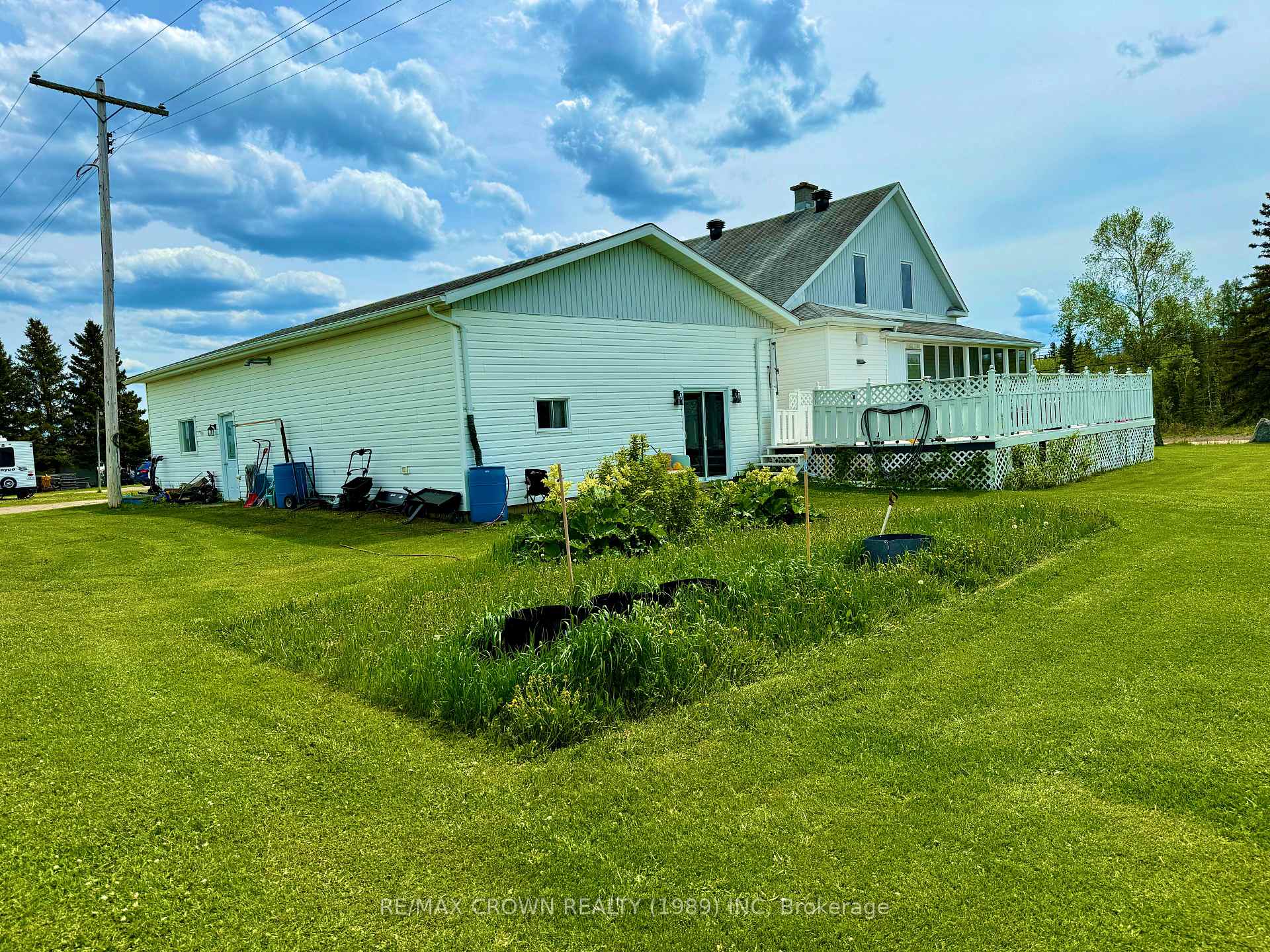 Photo 4 of 298 Government Road E, Kapuskasing — HOMEH