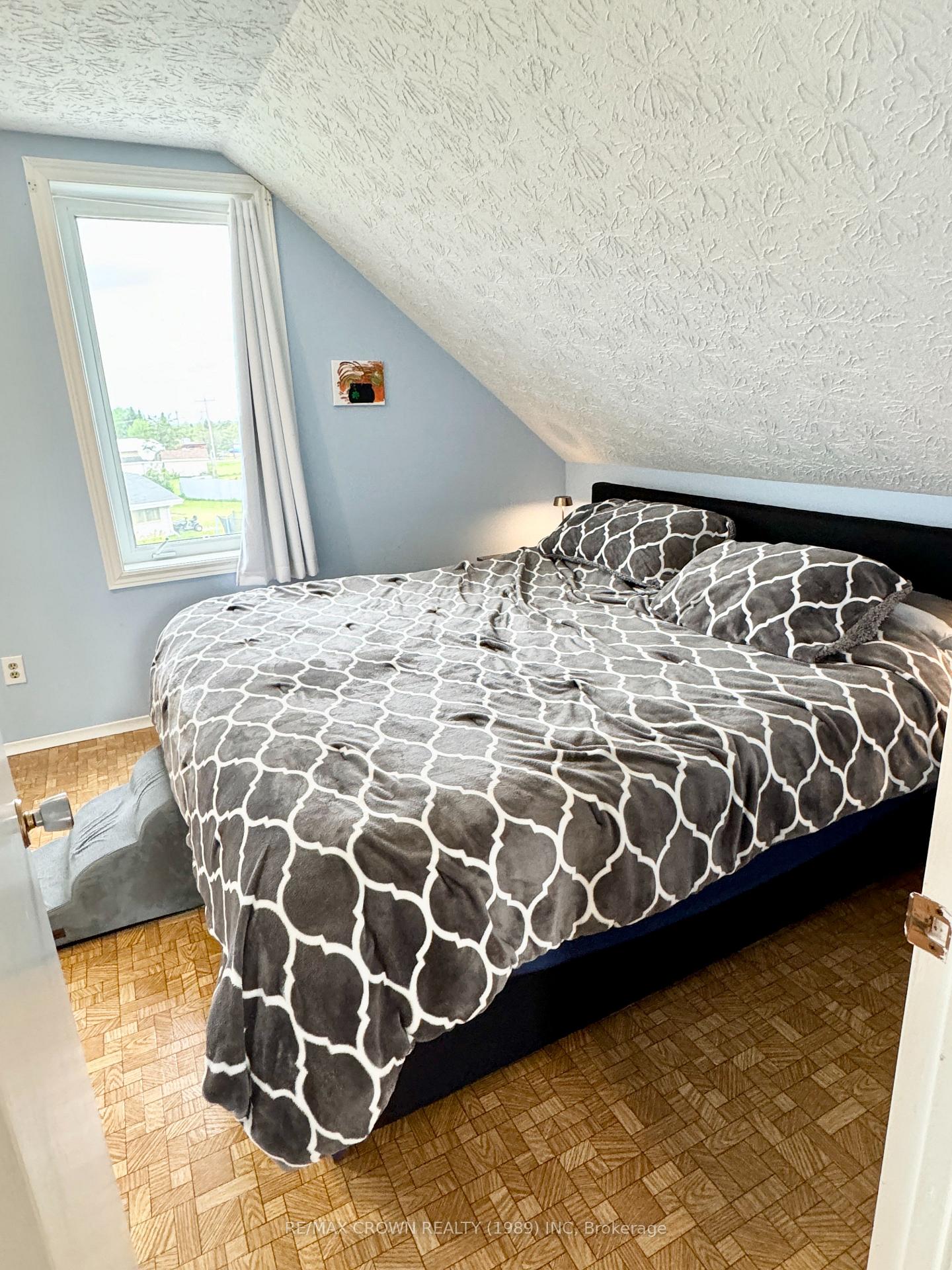 Photo 22 of 298 Government Road E, Kapuskasing — HOMEH