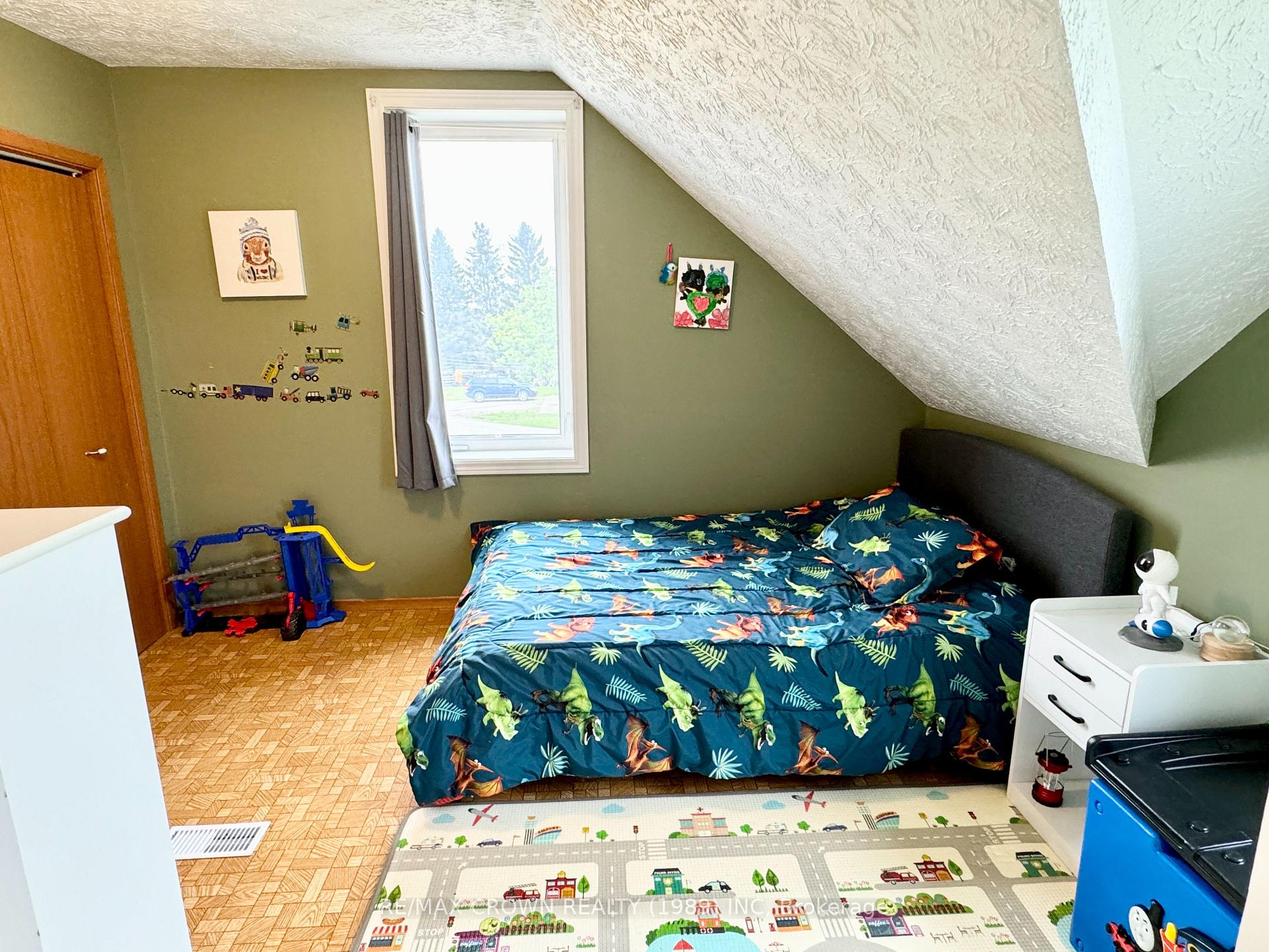 Photo 25 of 298 Government Road E, Kapuskasing — HOMEH