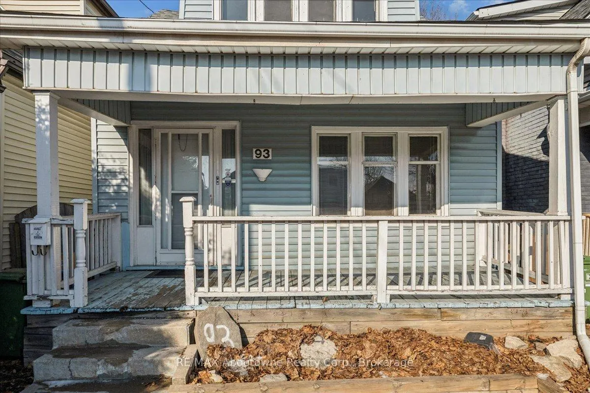 Photo 3 of 93 Graham Avenue N, Hamilton, Crown Point — HOMEH