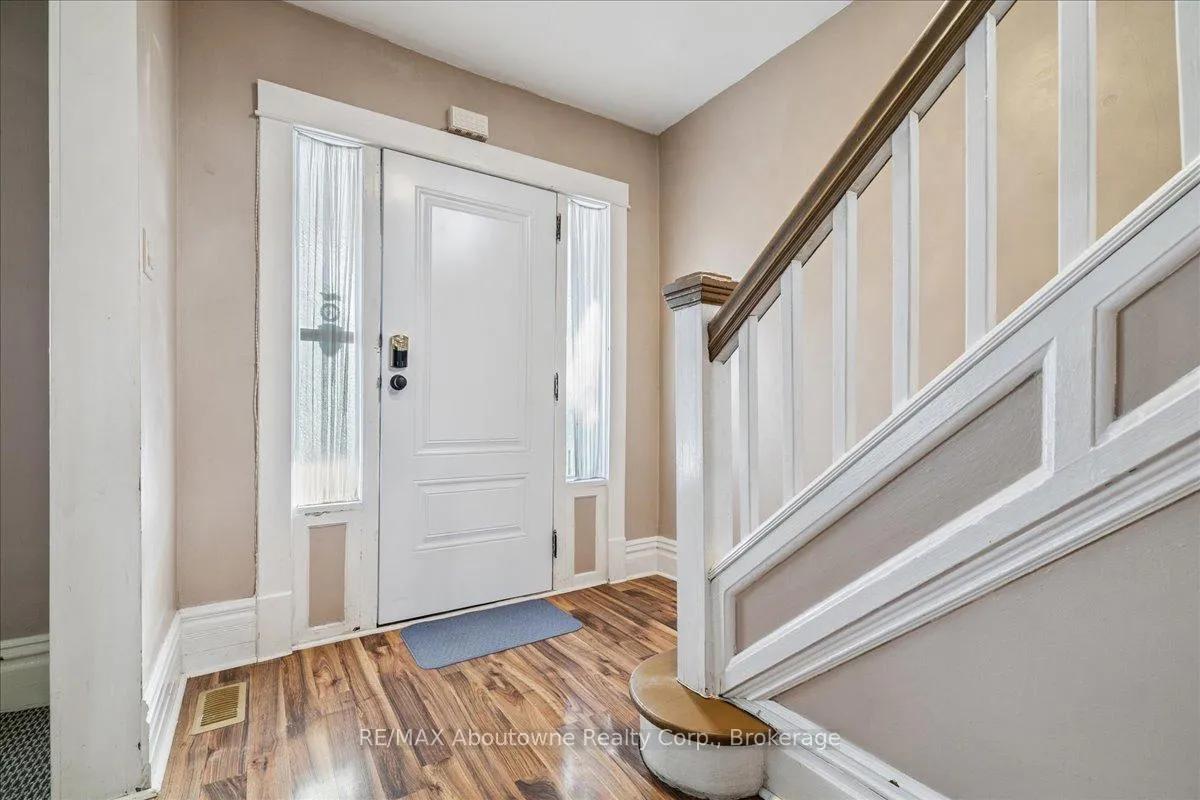 Photo 6 of 93 Graham Avenue N, Hamilton, Crown Point — HOMEH