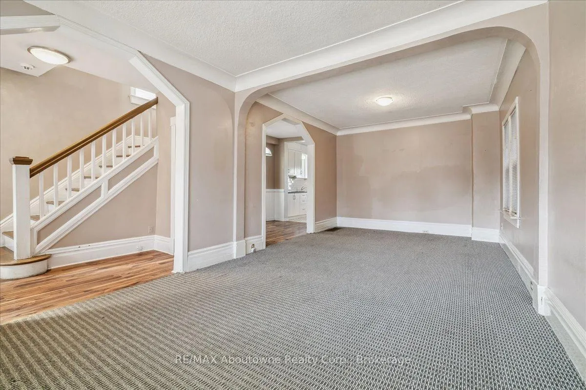 Photo 11 of 93 Graham Avenue N, Hamilton, Crown Point — HOMEH