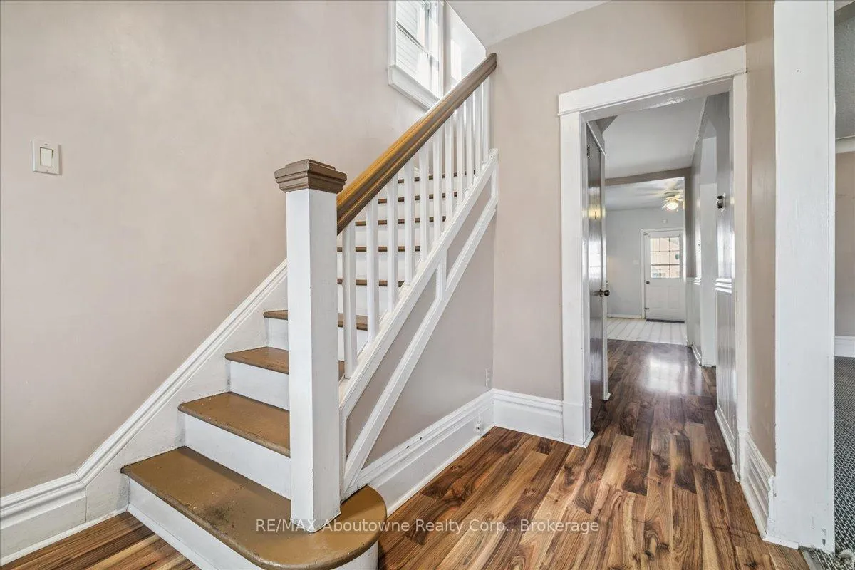 Photo 24 of 93 Graham Avenue N, Hamilton, Crown Point — HOMEH