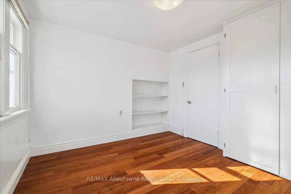 Photo 28 of 93 Graham Avenue N, Hamilton, Crown Point — HOMEH