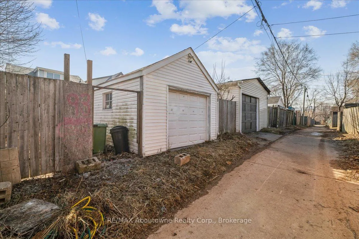 Photo 40 of 93 Graham Avenue N, Hamilton, Crown Point — HOMEH