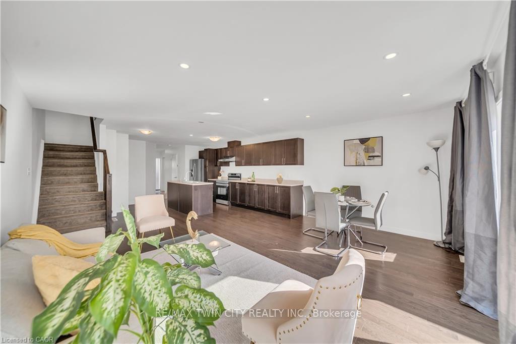 Photo 9 of 109 Pony Way, Kitchener — HOMEH