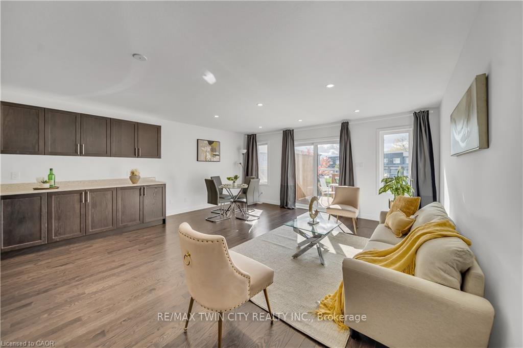 Photo 10 of 109 Pony Way, Kitchener — HOMEH