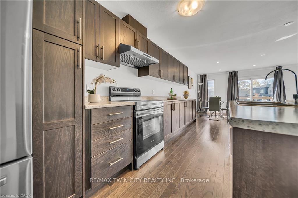 Photo 13 of 109 Pony Way, Kitchener — HOMEH