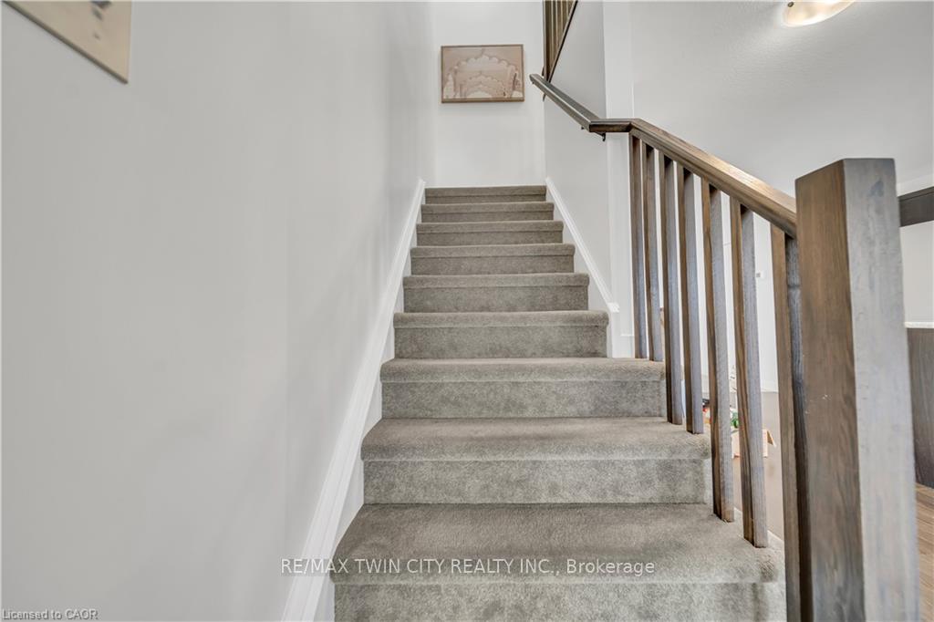 Photo 17 of 109 Pony Way, Kitchener — HOMEH