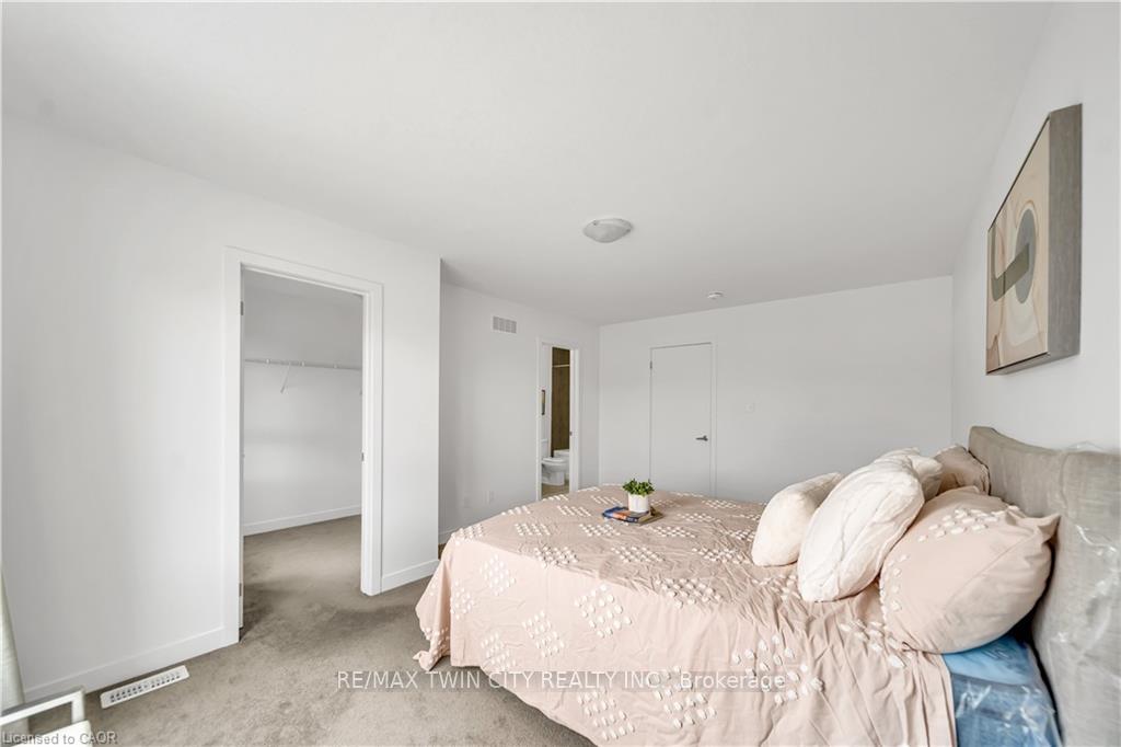 Photo 21 of 109 Pony Way, Kitchener — HOMEH