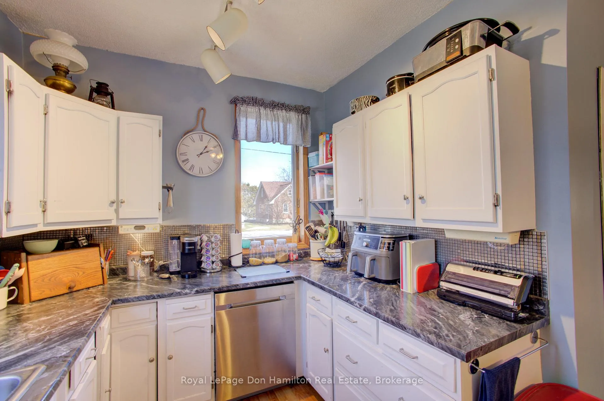 Photo 13 of 122 King Street, North Perth, Elma — HOMEH