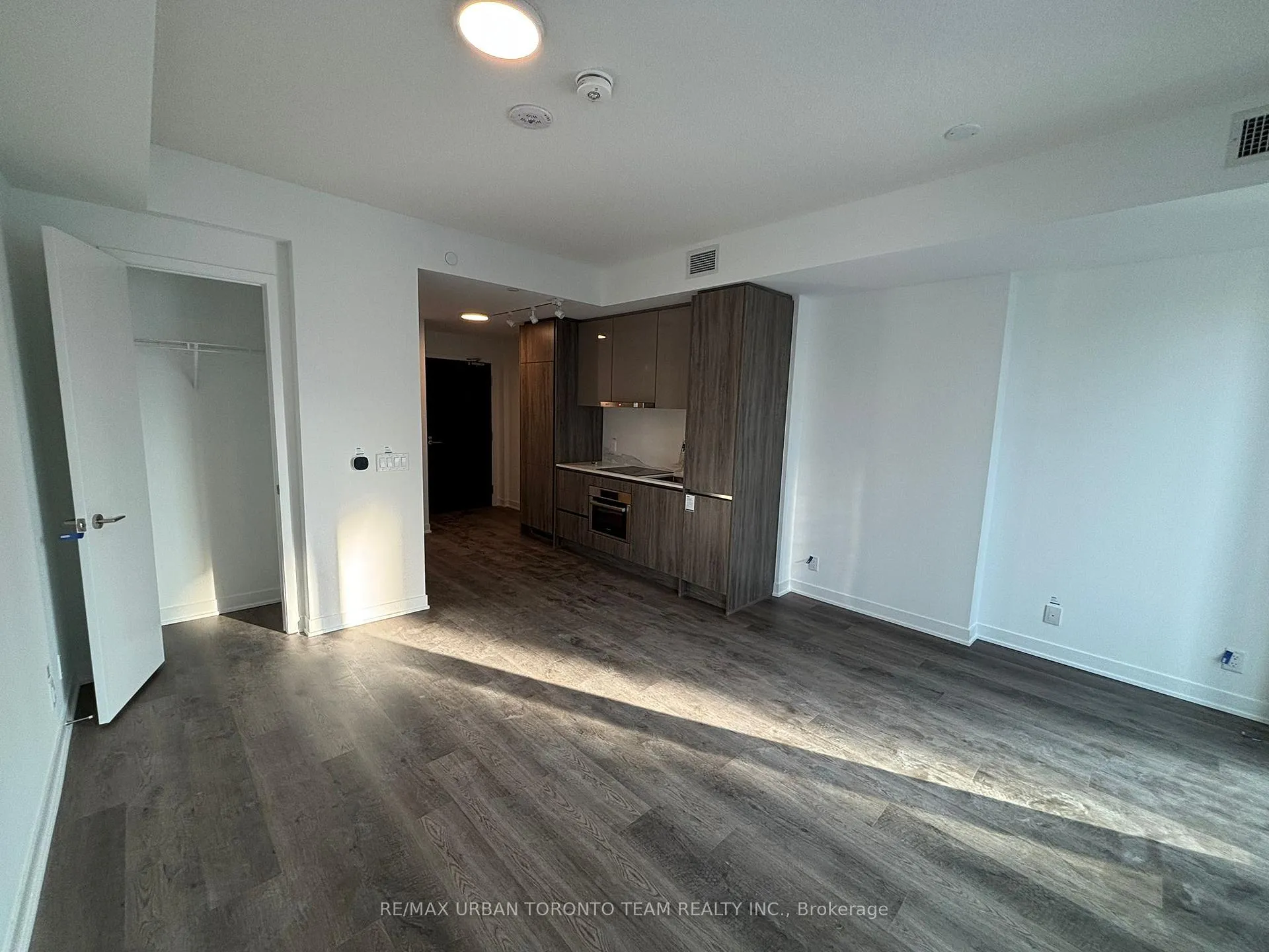 Photo 1 of Unit 2211, 180 Front Street E, Toronto, Moss Park — HOMEH