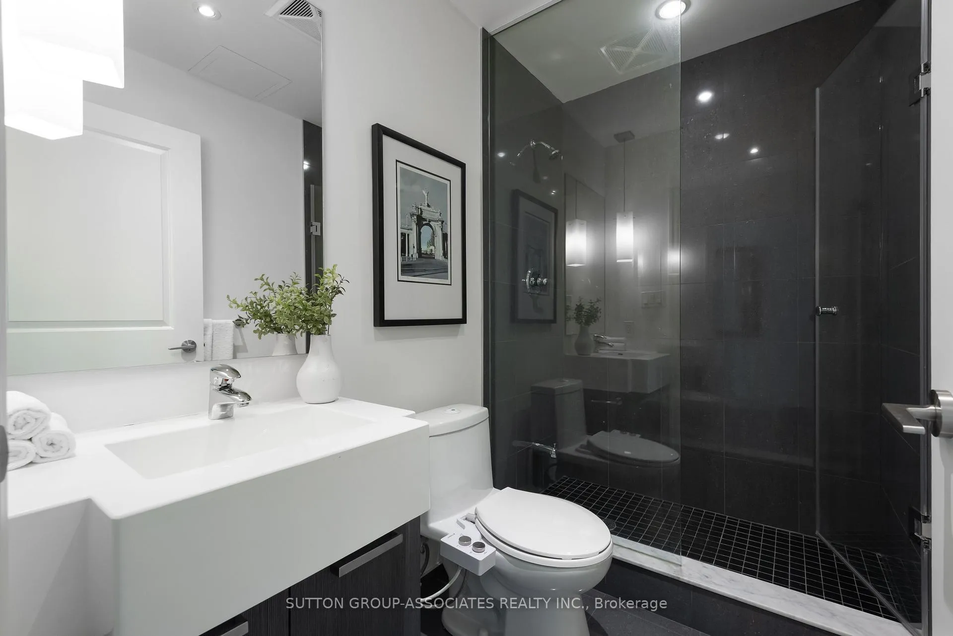Photo 12 of Unit 3212, 8 The Esplanade Avenue, Toronto, Waterfront Communities — HOMEH