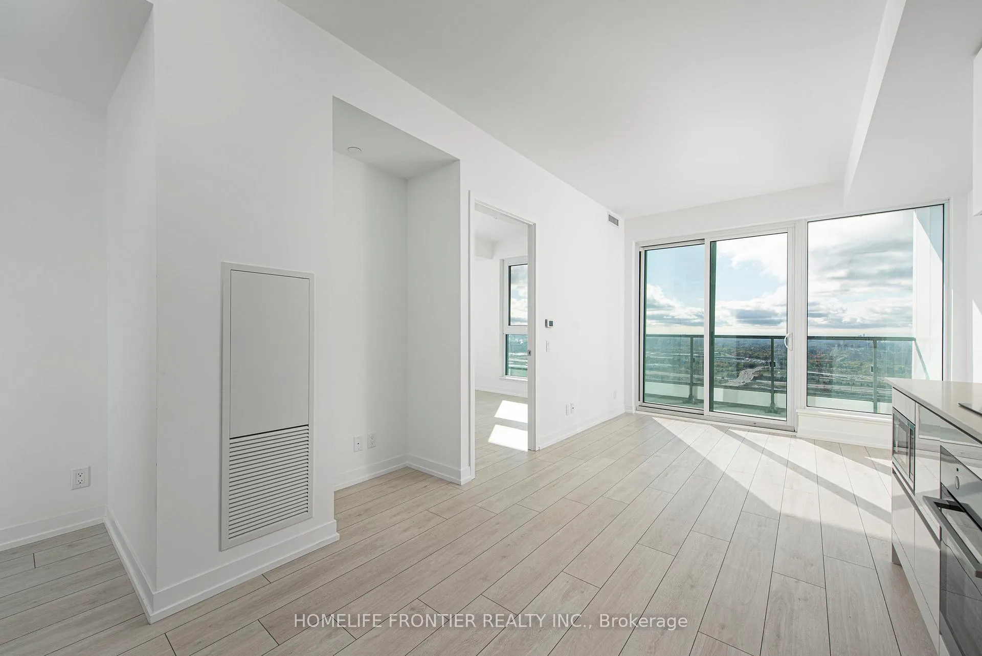 Photo 3 of Unit 4706, 5 Buttermill Avenue, Vaughan, Vaughan Corporate Centre — HOMEH