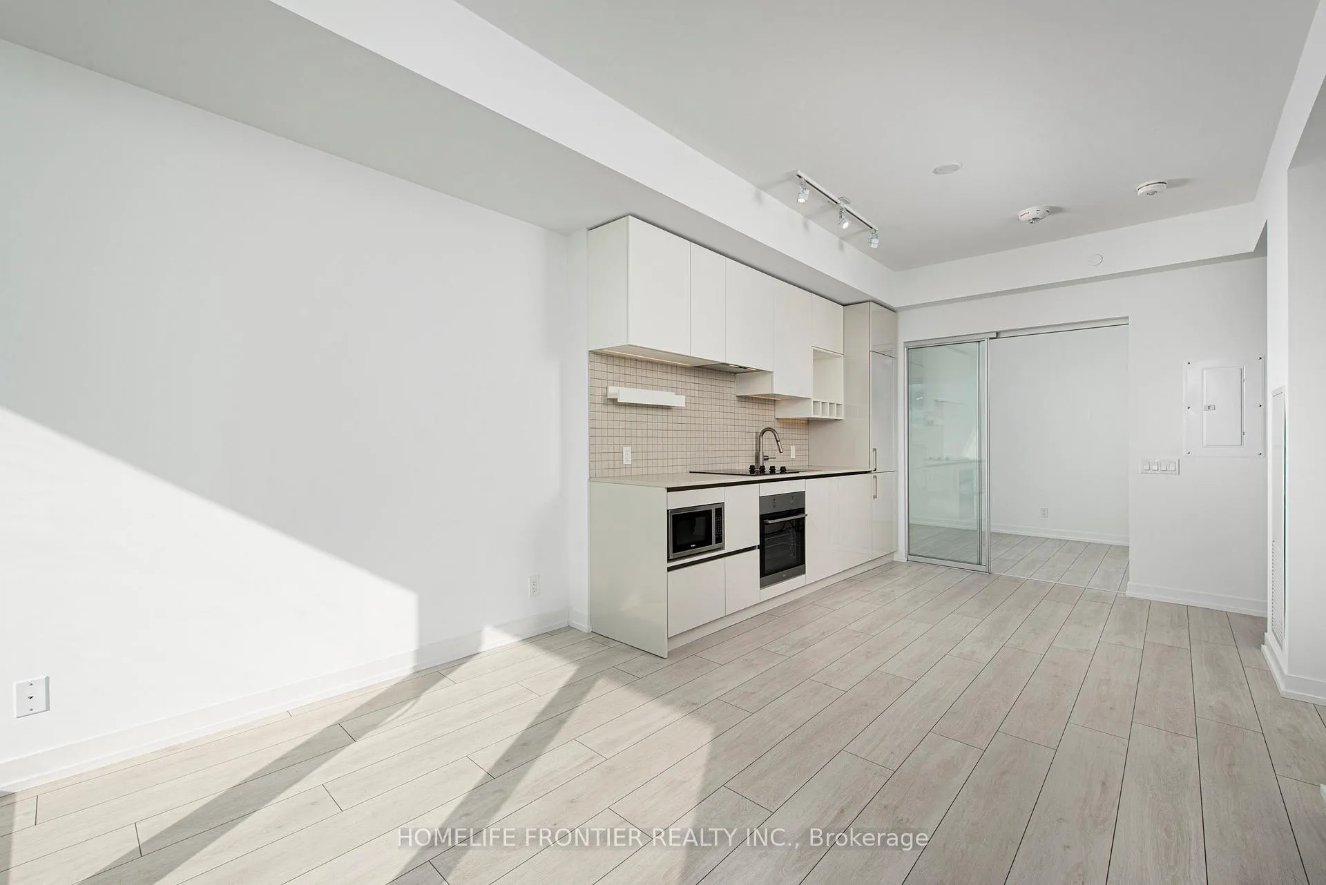 Photo 4 of Unit 4706, 5 Buttermill Avenue, Vaughan, Vaughan Corporate Centre — HOMEH