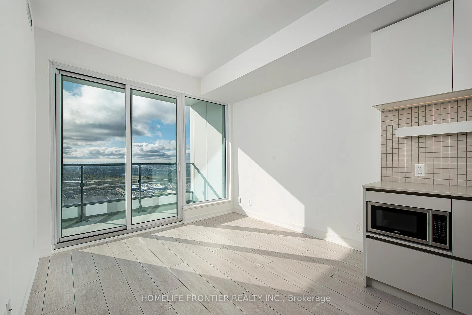 Photo 7 of Unit 4706, 5 Buttermill Avenue, Vaughan, Vaughan Corporate Centre — HOMEH