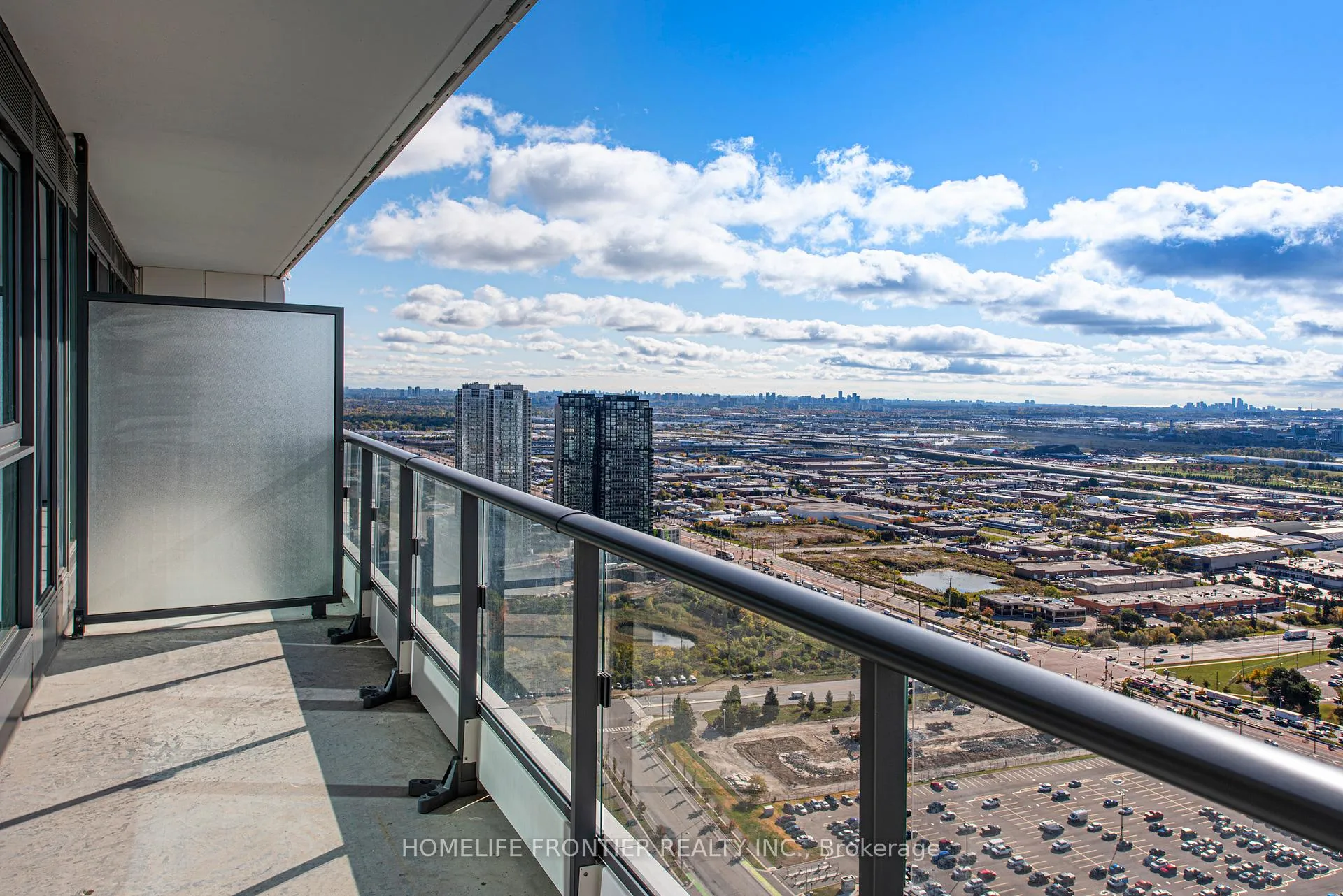 Photo 17 of Unit 4706, 5 Buttermill Avenue, Vaughan, Vaughan Corporate Centre — HOMEH