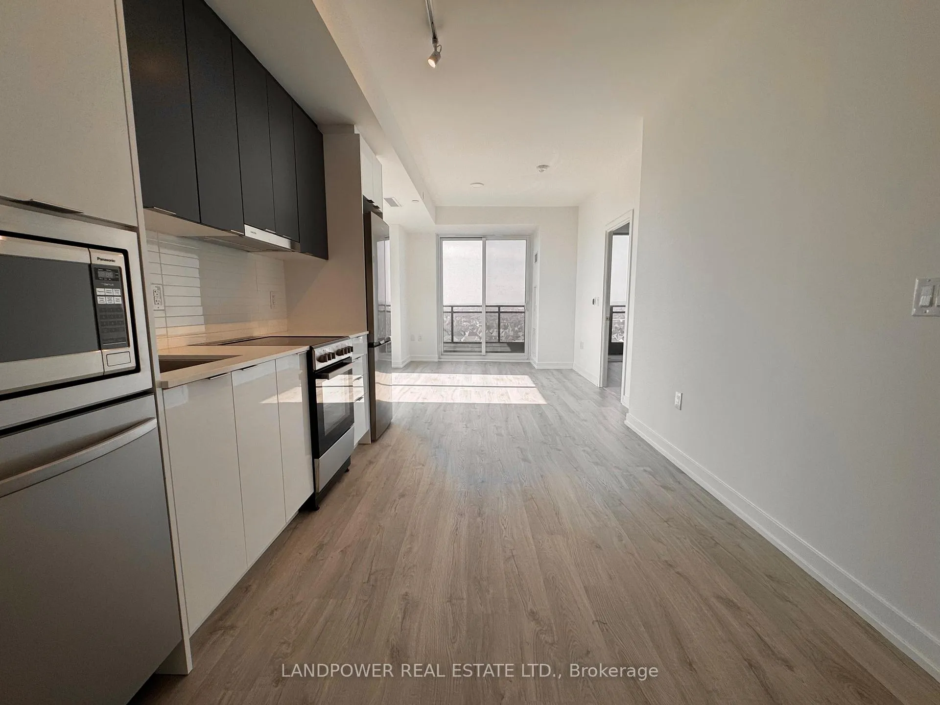 Photo 5 of Unit 1703, 9763 Markham Road, Markham, Greensborough — HOMEH