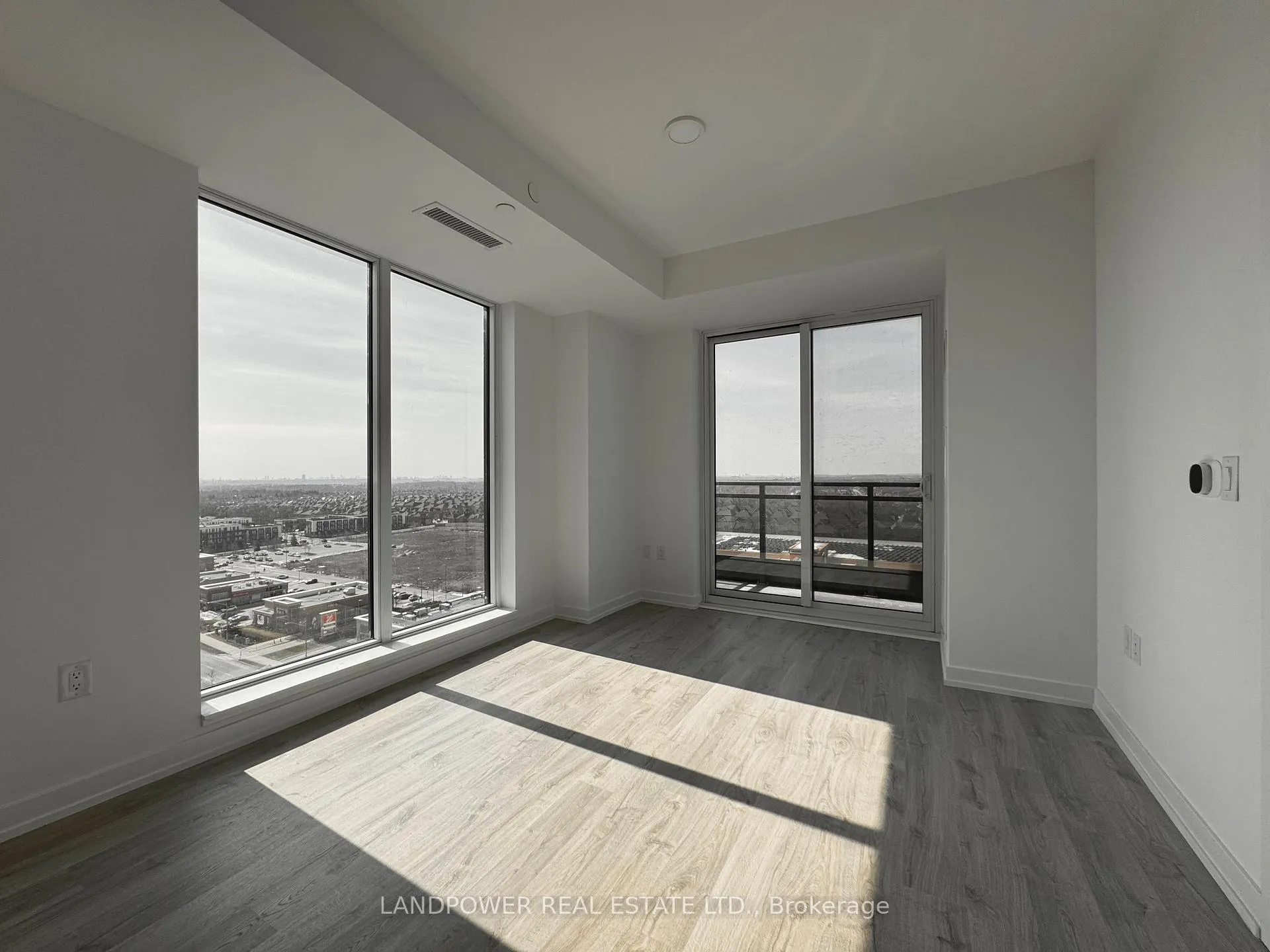 Photo 6 of Unit 1703, 9763 Markham Road, Markham, Greensborough — HOMEH
