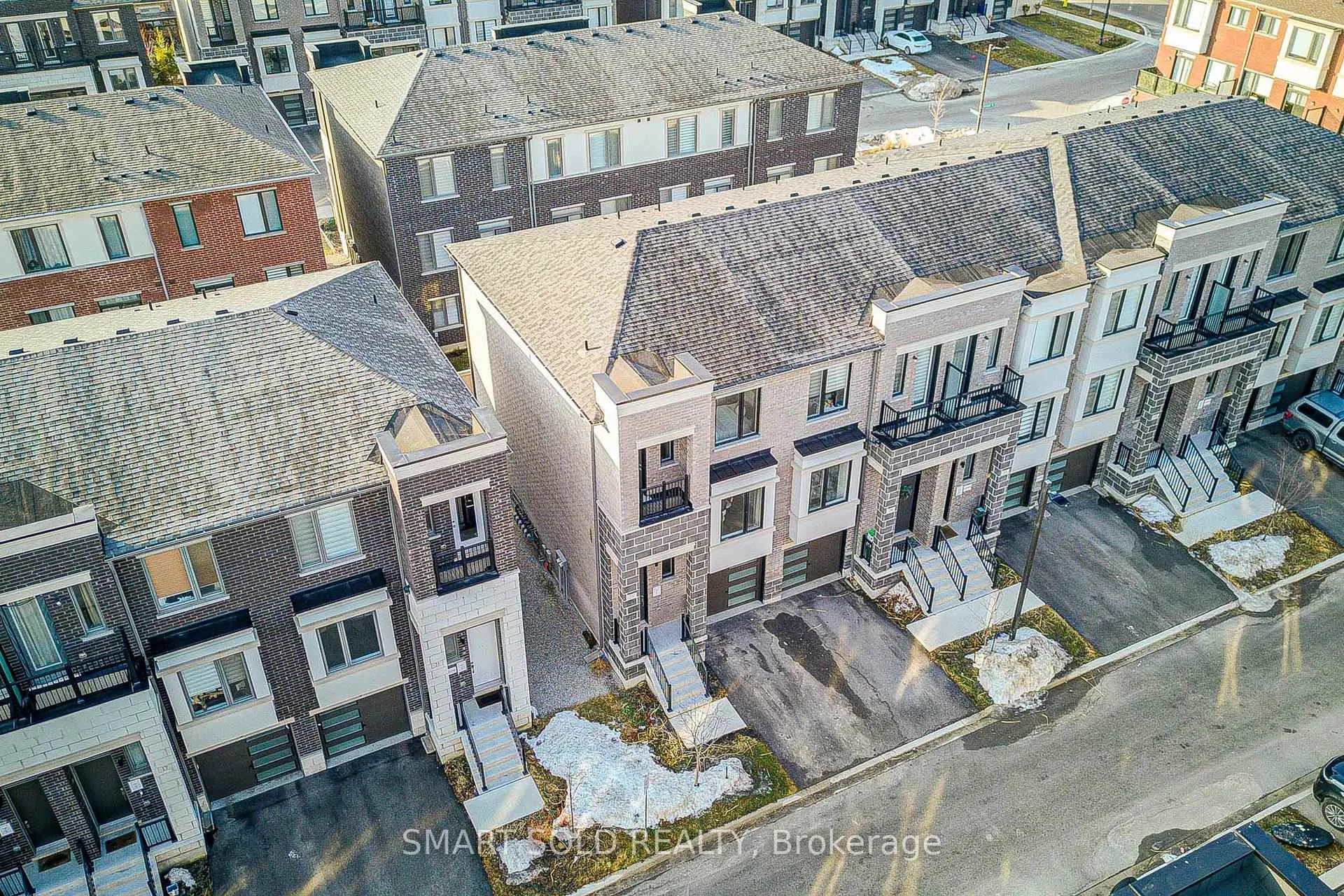 Photo 3 of 25 Origin Way, Vaughan, Patterson — HOMEH
