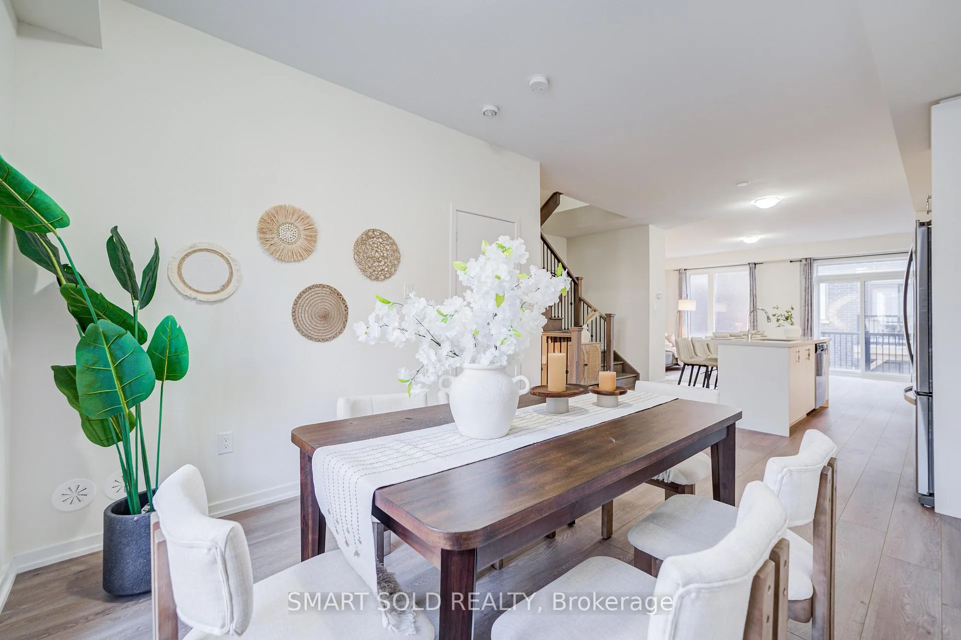 Photo 10 of 25 Origin Way, Vaughan, Patterson — HOMEH