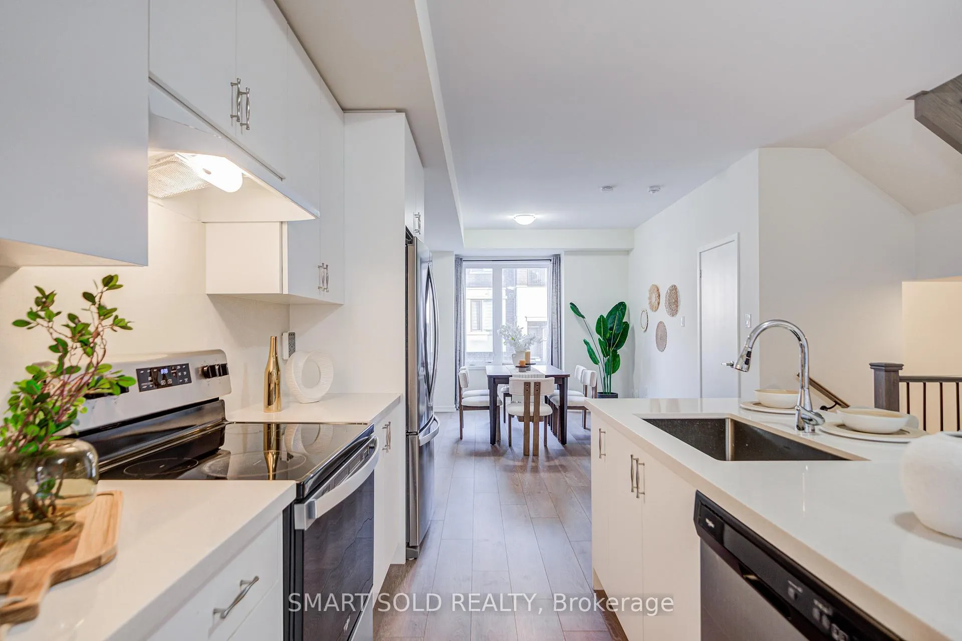 Photo 16 of 25 Origin Way, Vaughan, Patterson — HOMEH