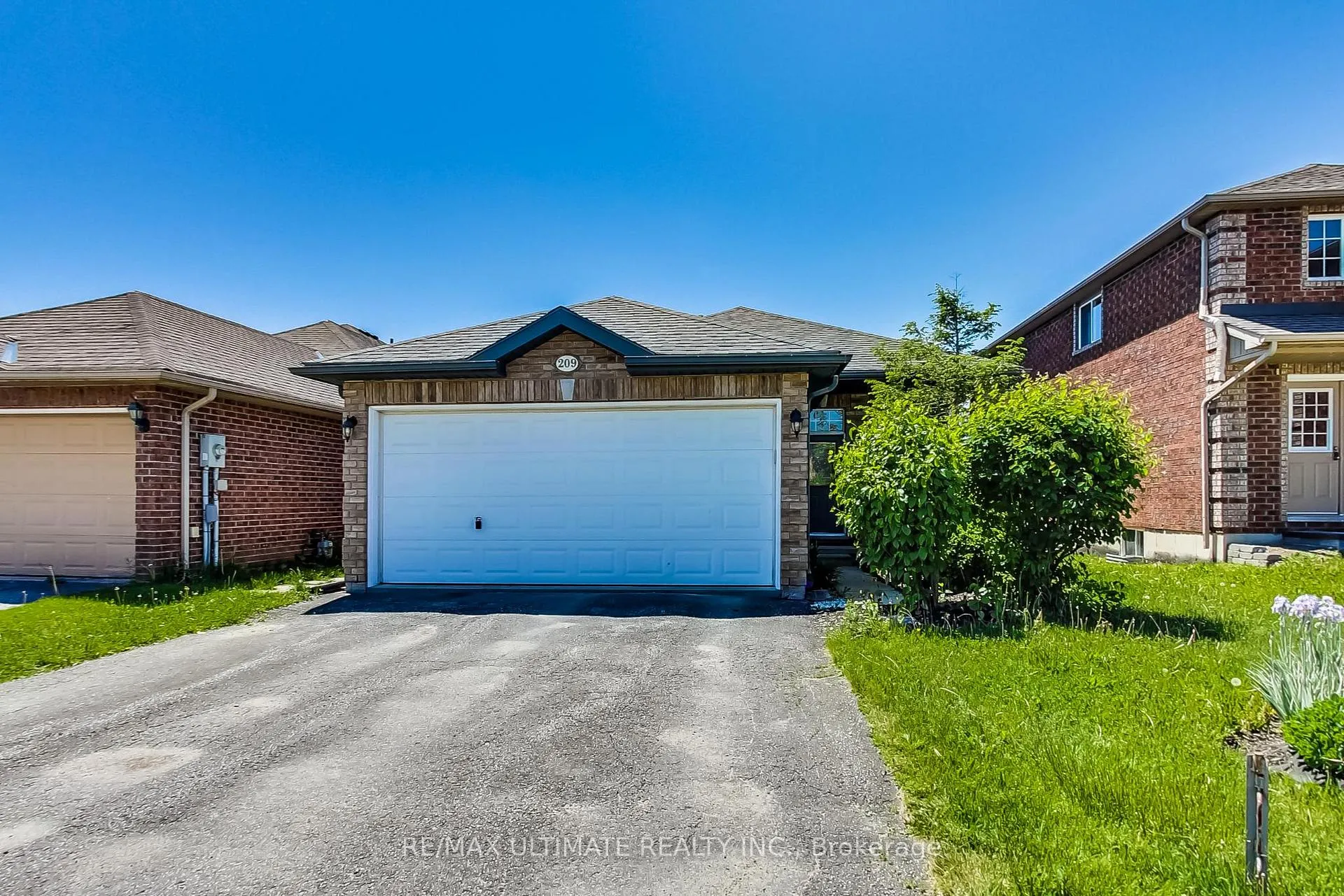 Front of Unit Lower, 209 Dunsmore Lane