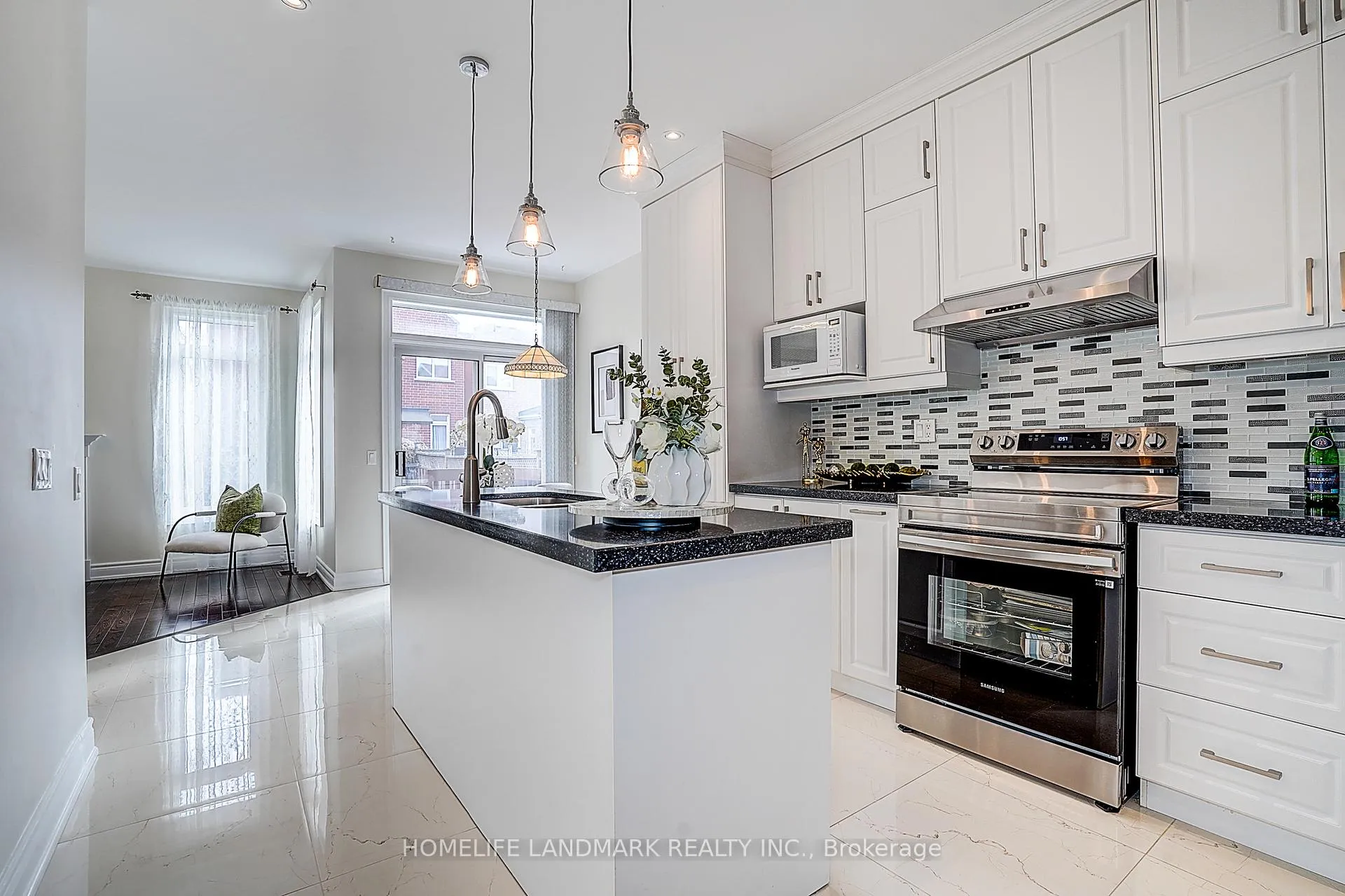 Photo 18 of 90 Snowdon Circle, Markham, Markville — HOMEH