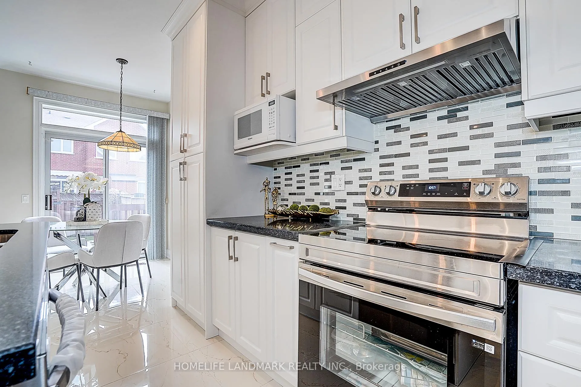 Photo 19 of 90 Snowdon Circle, Markham, Markville — HOMEH