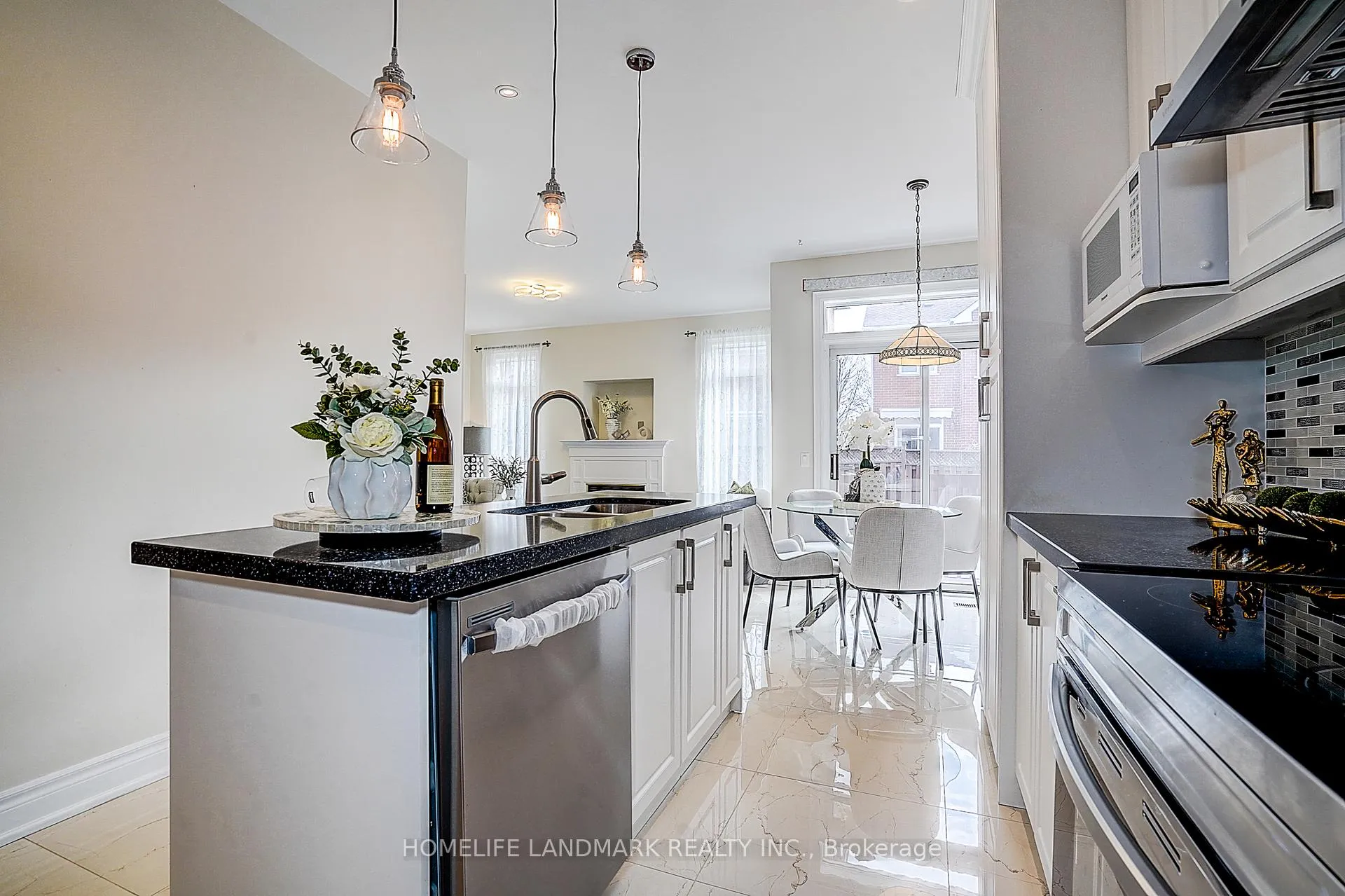 Photo 20 of 90 Snowdon Circle, Markham, Markville — HOMEH