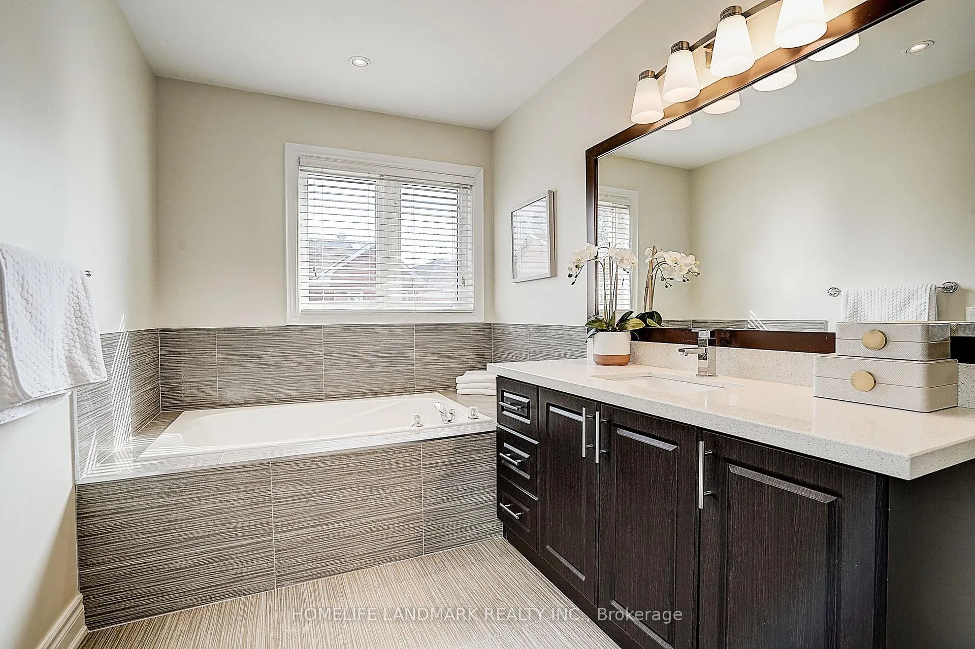 Photo 30 of 90 Snowdon Circle, Markham, Markville — HOMEH