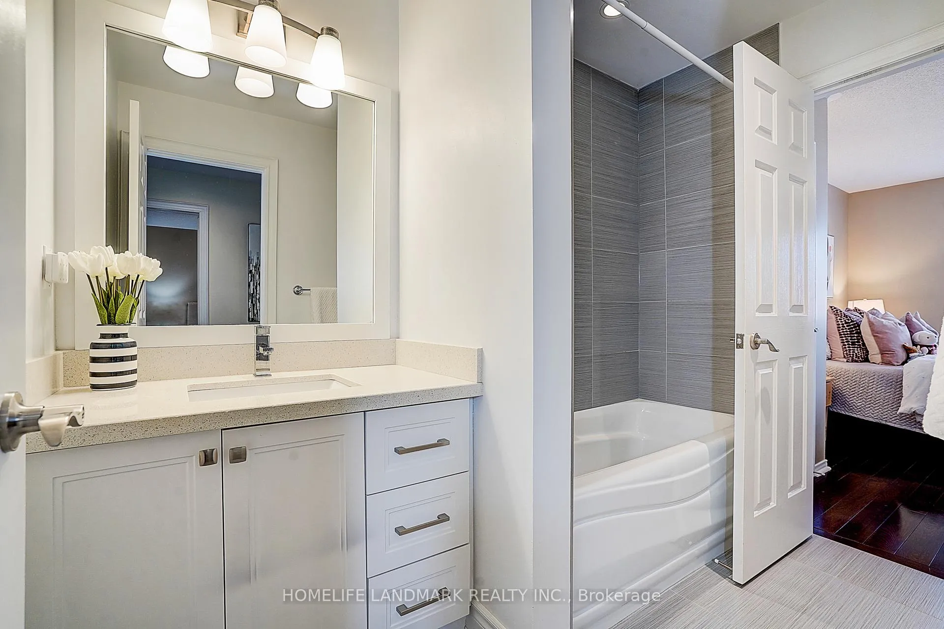 Photo 41 of 90 Snowdon Circle, Markham, Markville — HOMEH