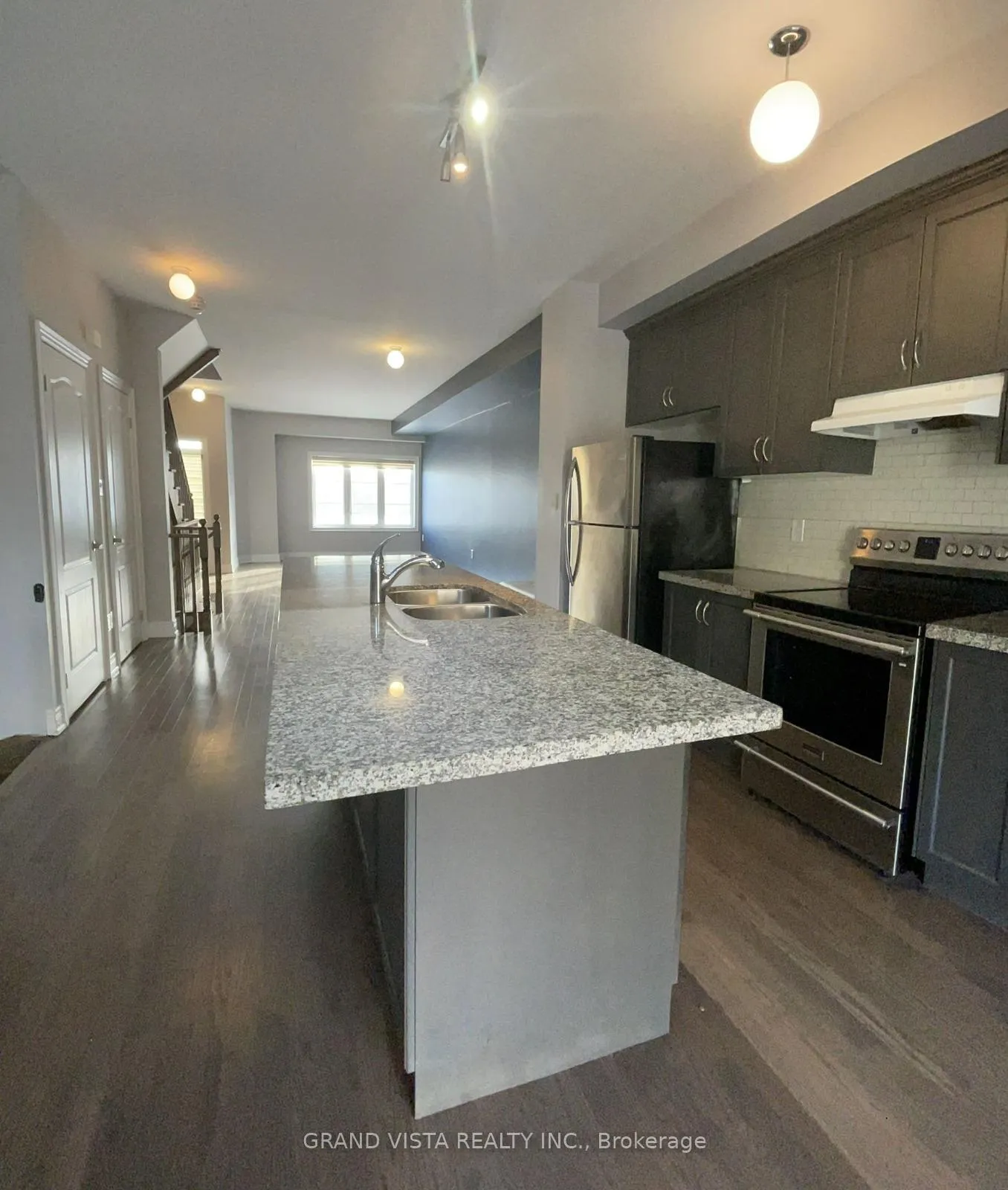Photo 5 of 29 Dryden Way, Etobicoke, Willowridge-Martingrove-Richview — HOMEH