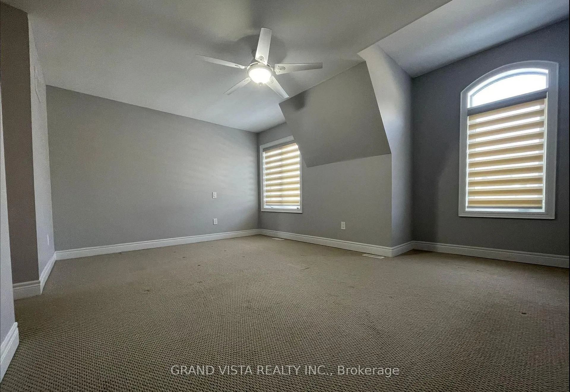 Photo 9 of 29 Dryden Way, Etobicoke, Willowridge-Martingrove-Richview — HOMEH